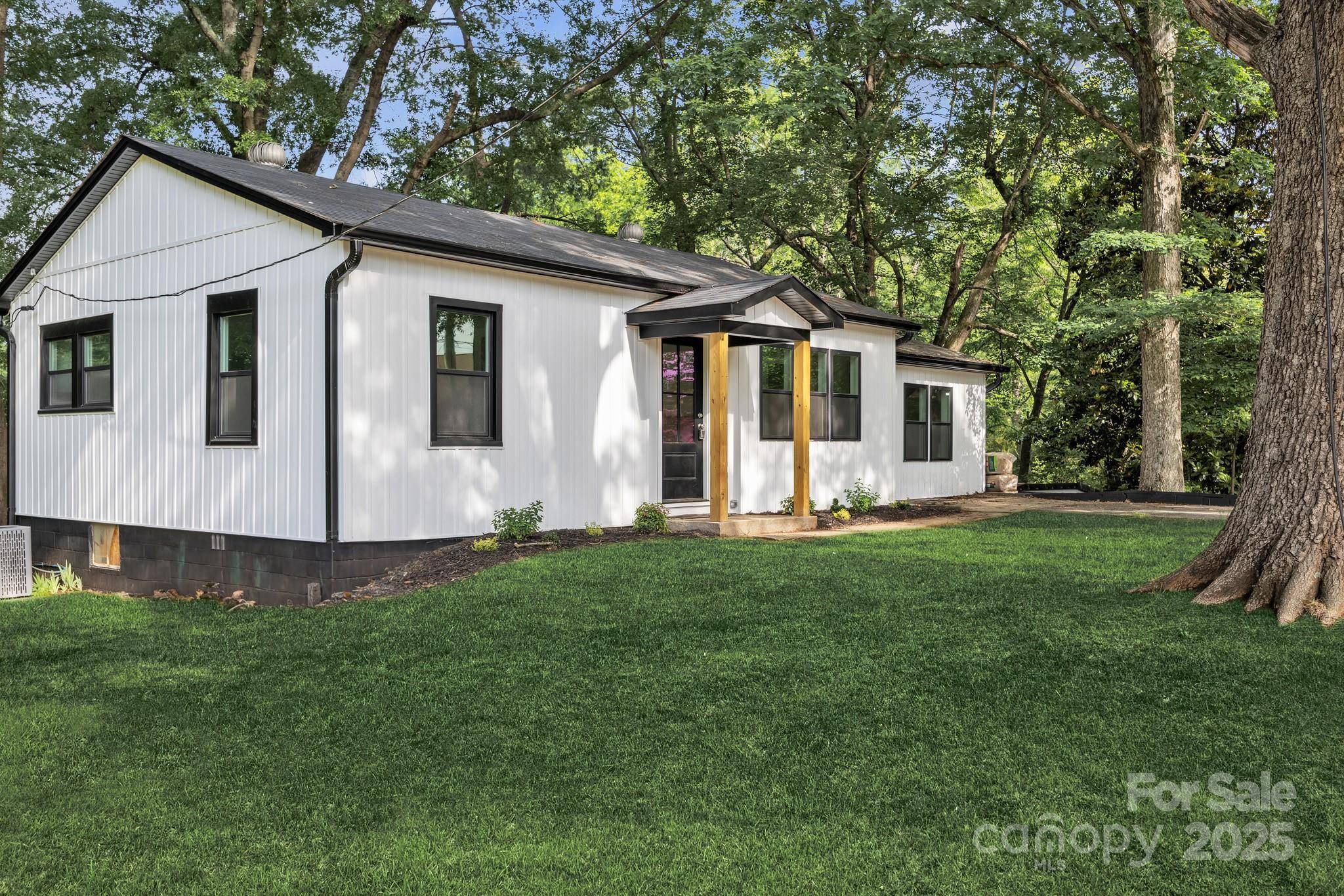 Hickory, NC 28601,1739 16th ST NE