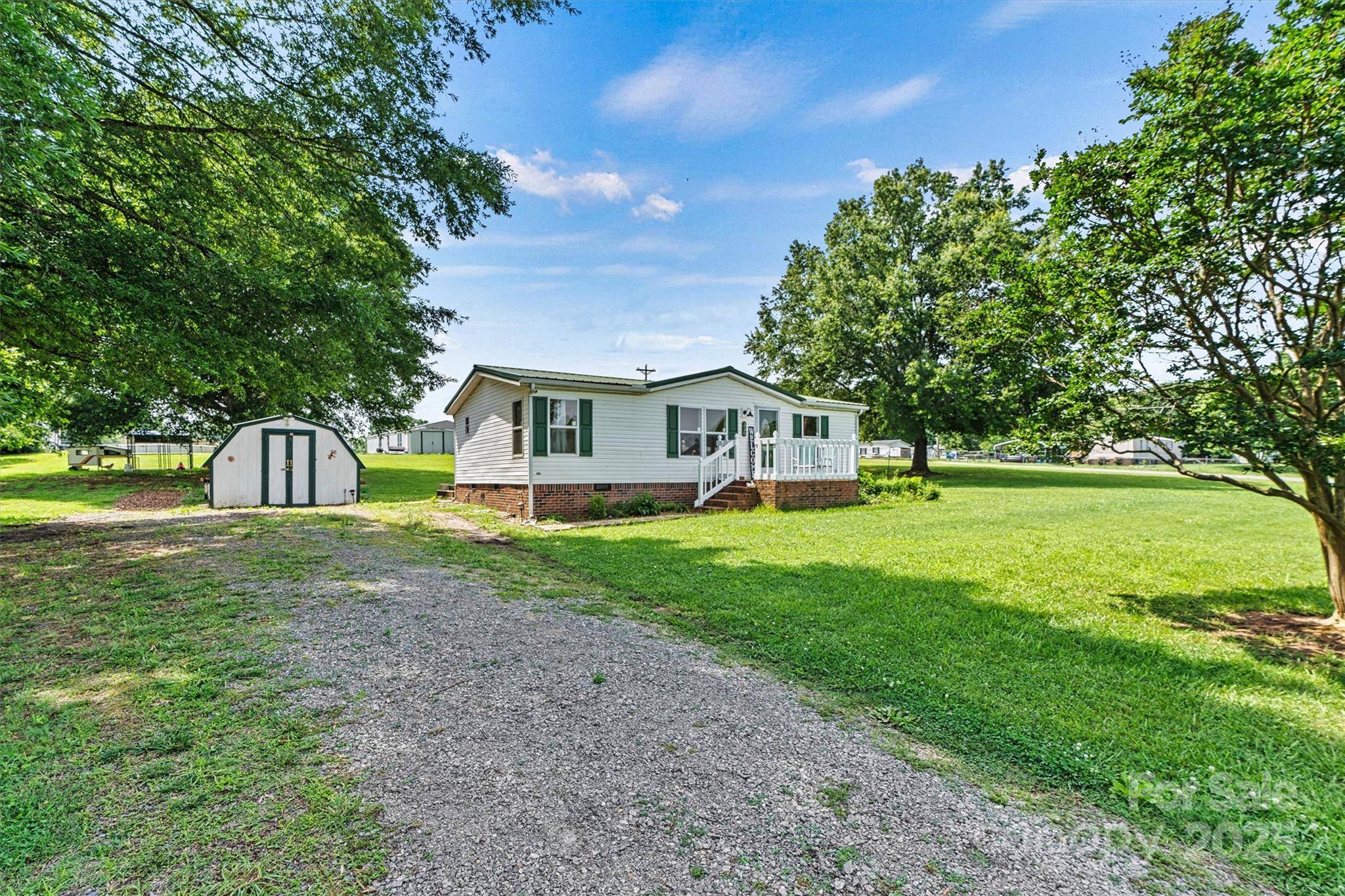 Harmony, NC 28634,338 Hickory Grove RD