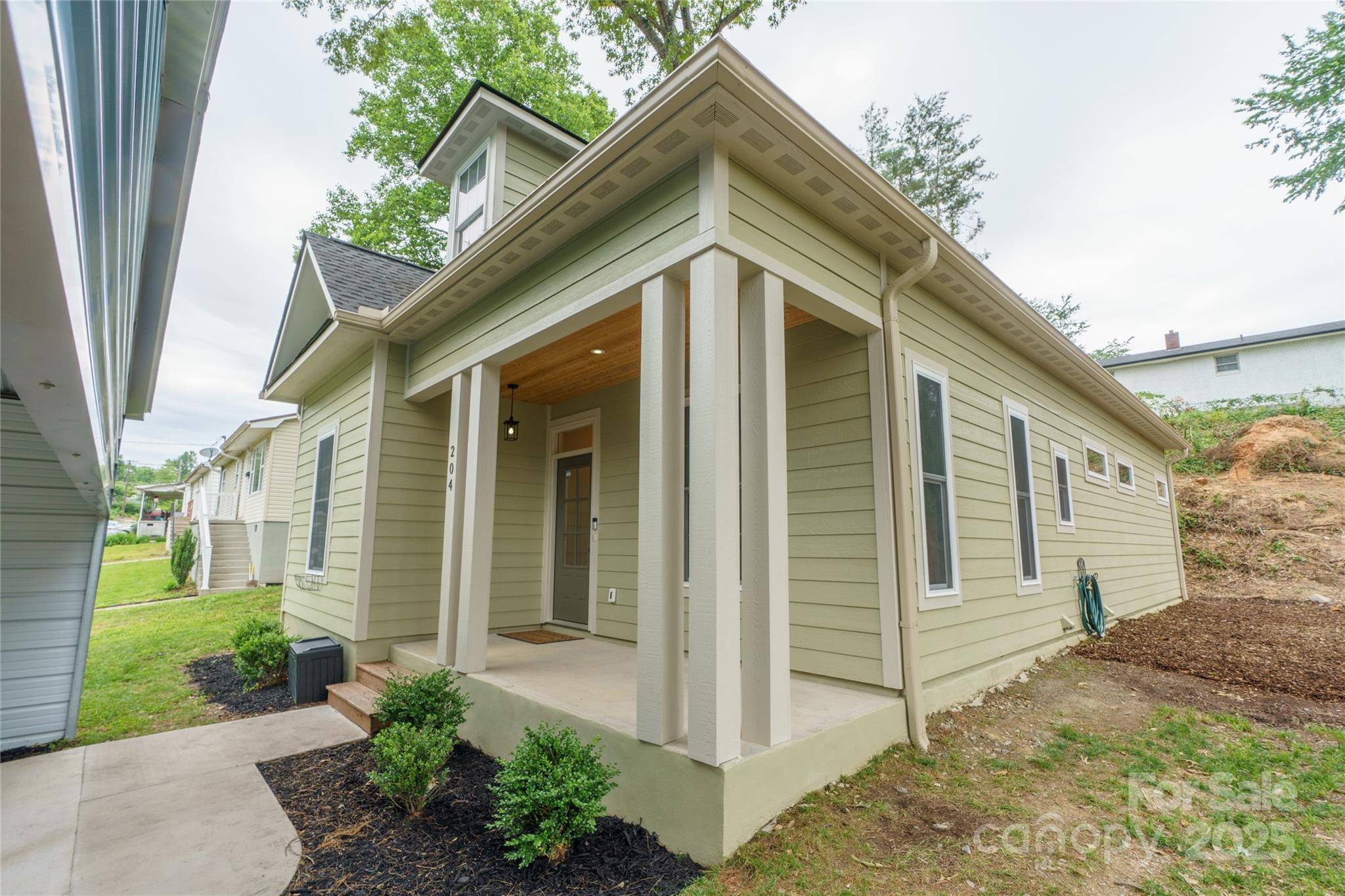 Marion, NC 28752,204 Maple AVE