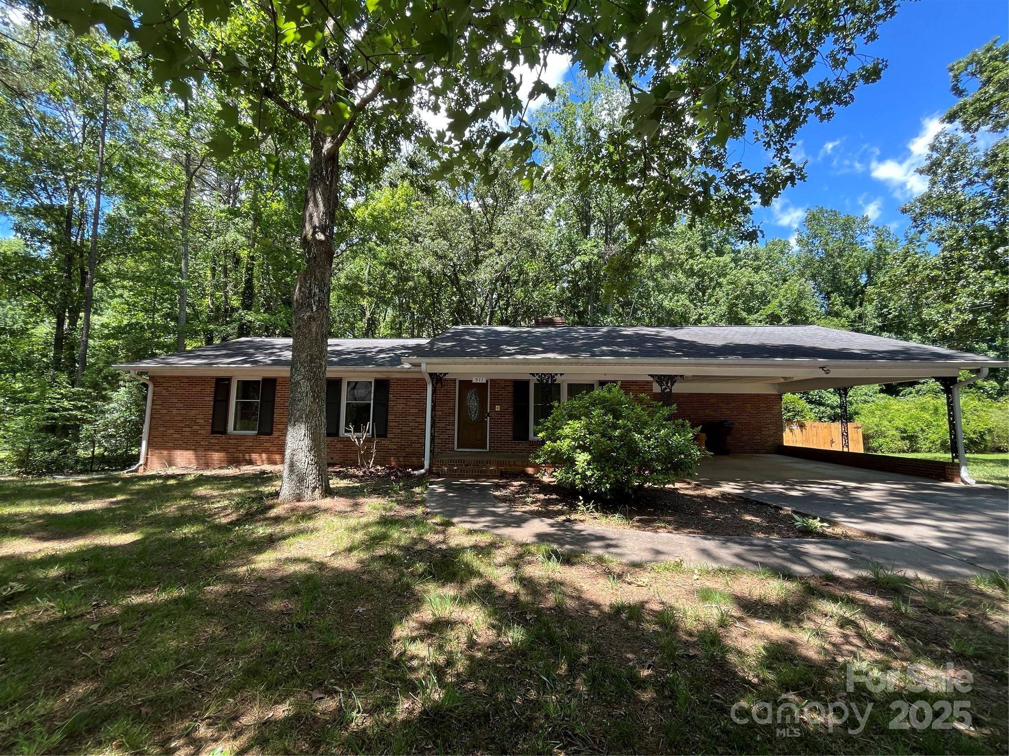 Kannapolis, NC 28083,511 Evelyn AVE
