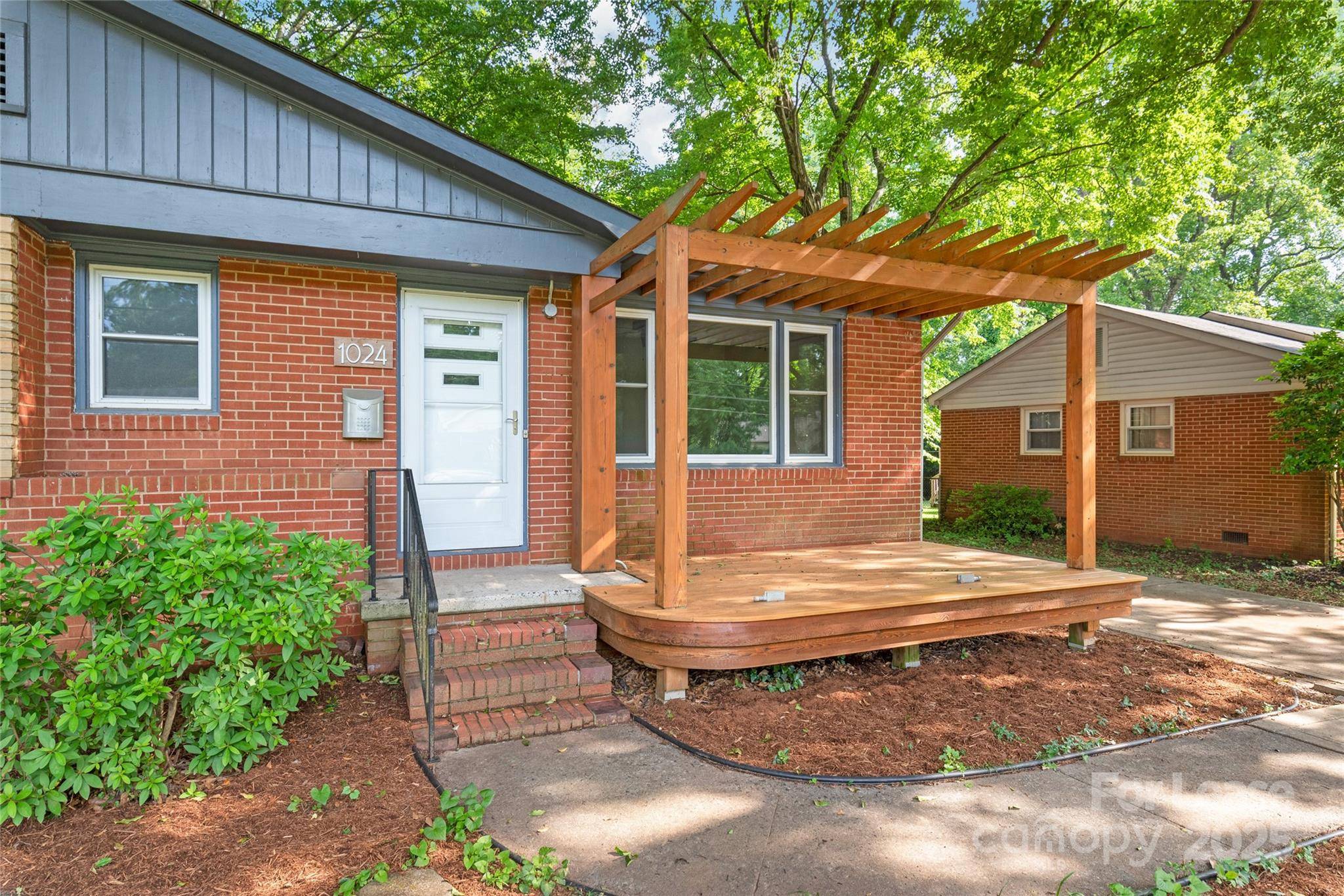 Charlotte, NC 28205,1024 Dudley DR