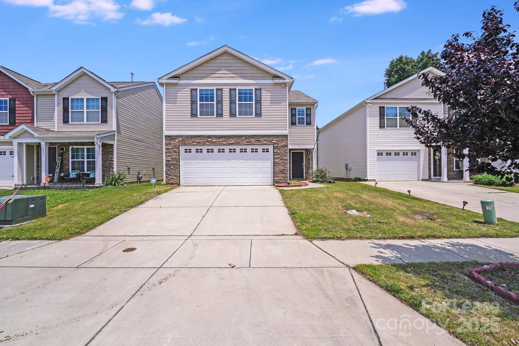 Dallas, NC 28034,3255 Winesap DR