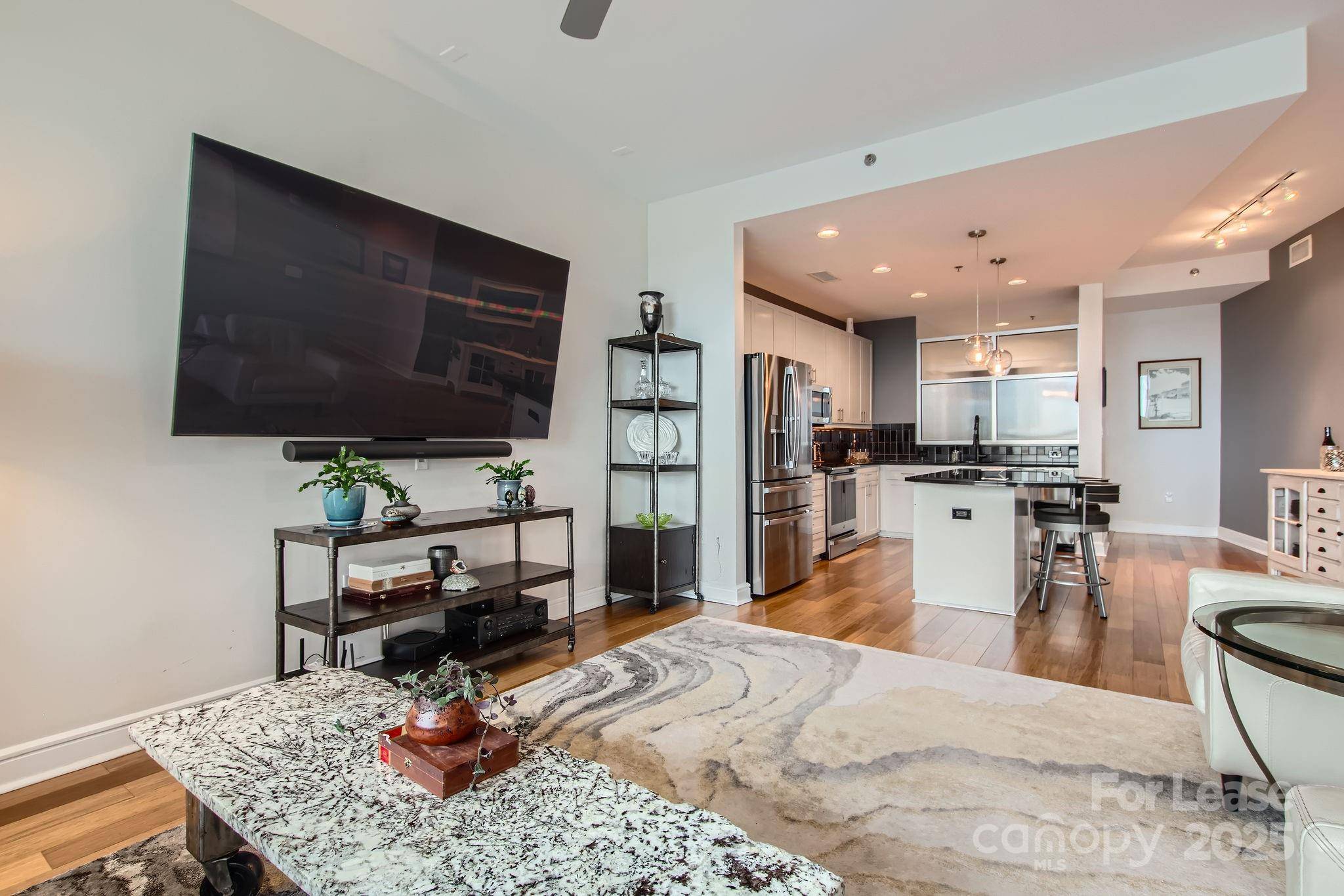 Charlotte, NC 28202,333 W Trade ST #1004