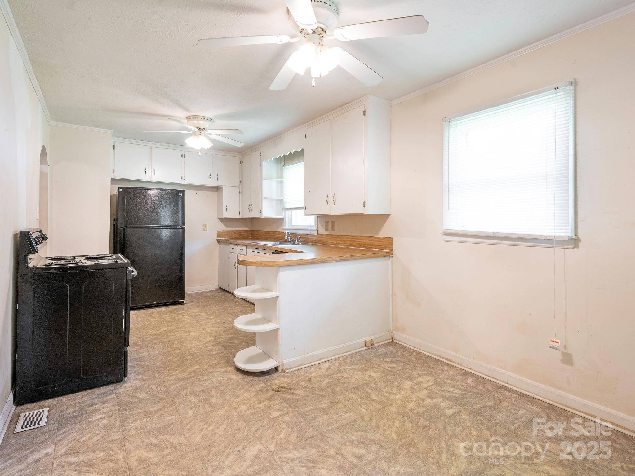 Gastonia, NC 28056,876 Stowe LN