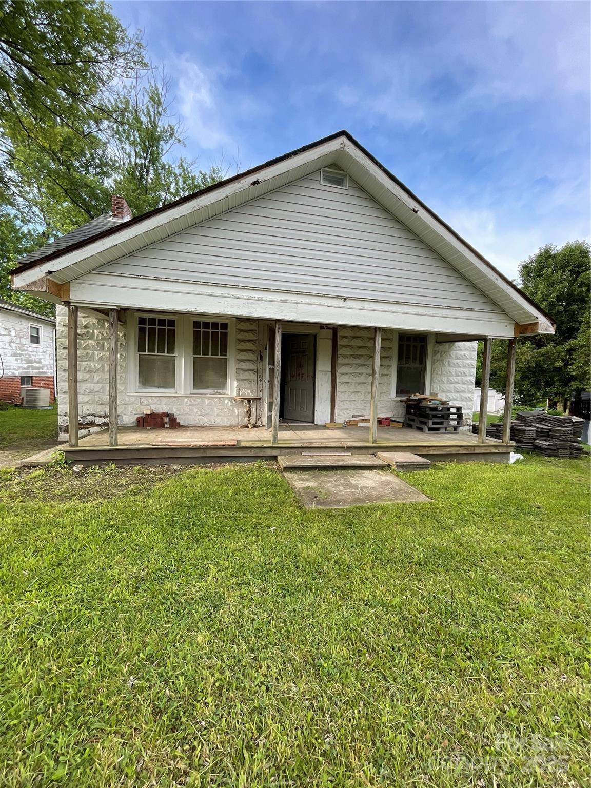 Winston Salem, NC 27105,836 McCreary ST