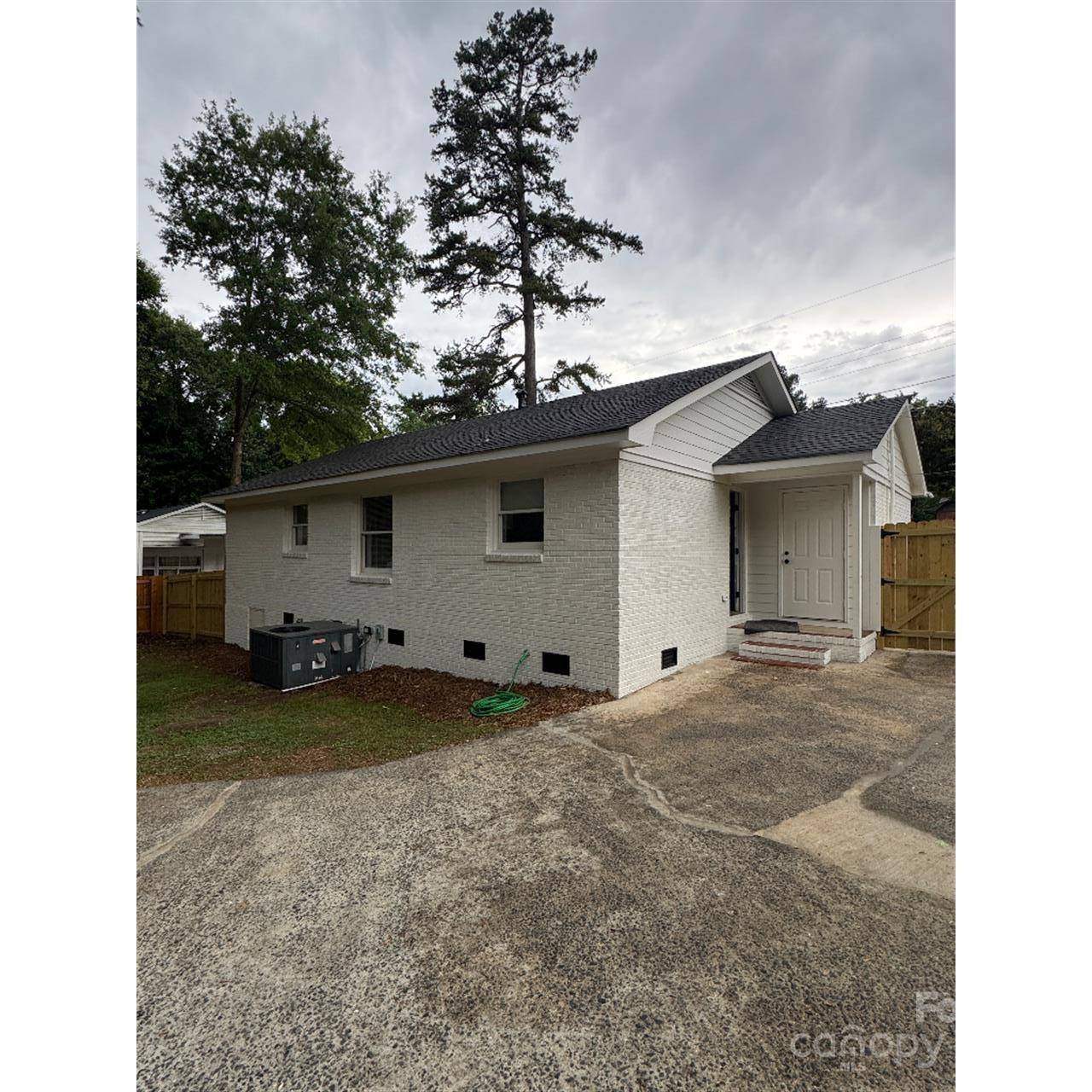 Charlotte, NC 28215,3700 Denson PL