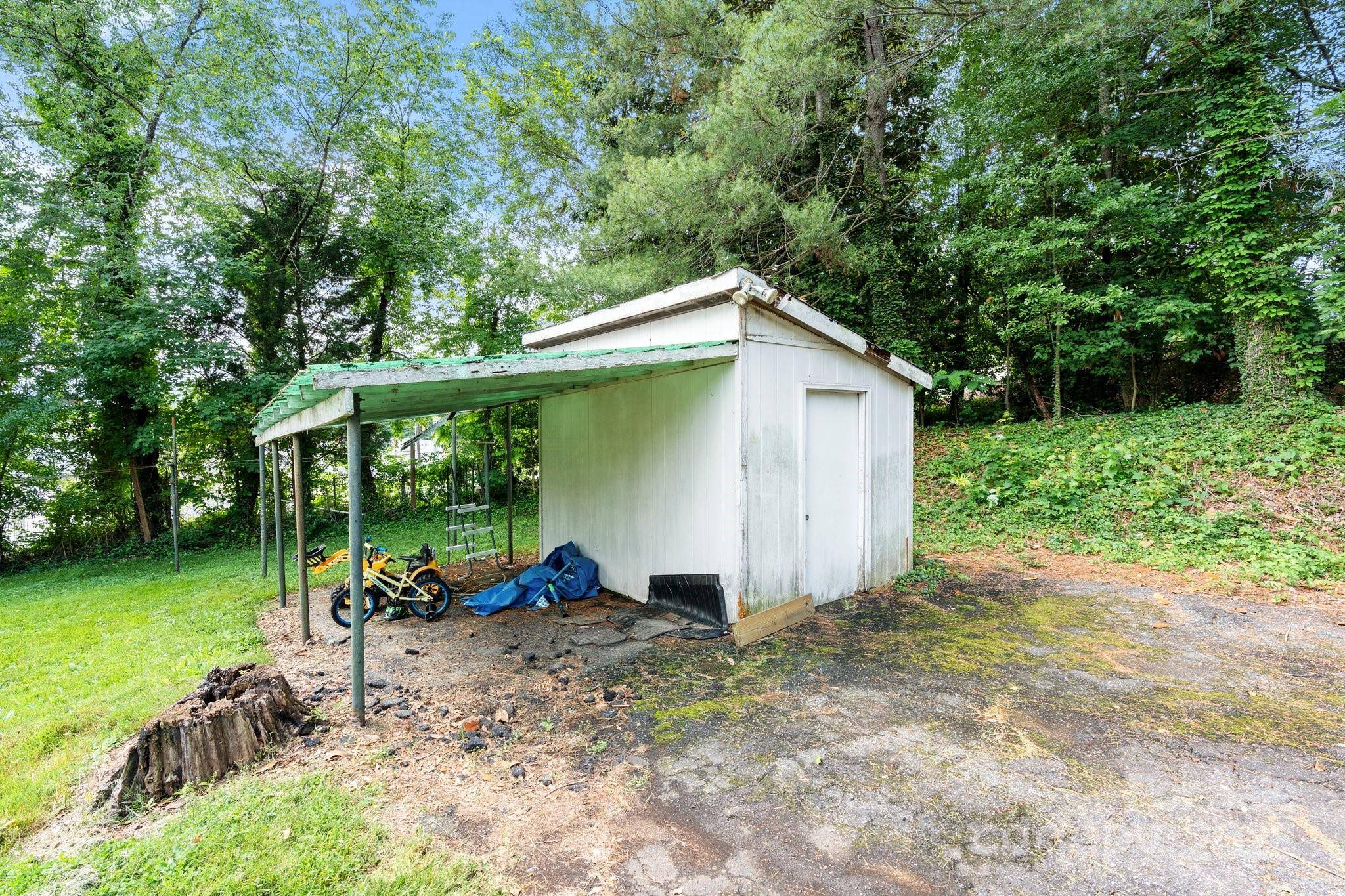 Hickory, NC 28601,1211 11th ST NW