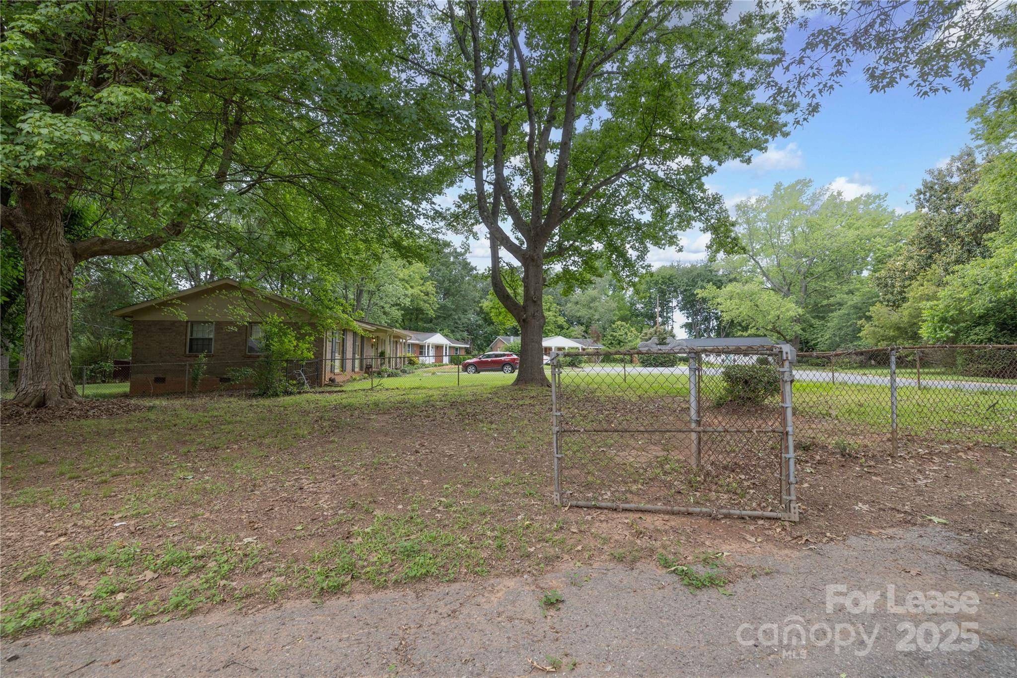 Charlotte, NC 28205,4438 Gainsborough RD