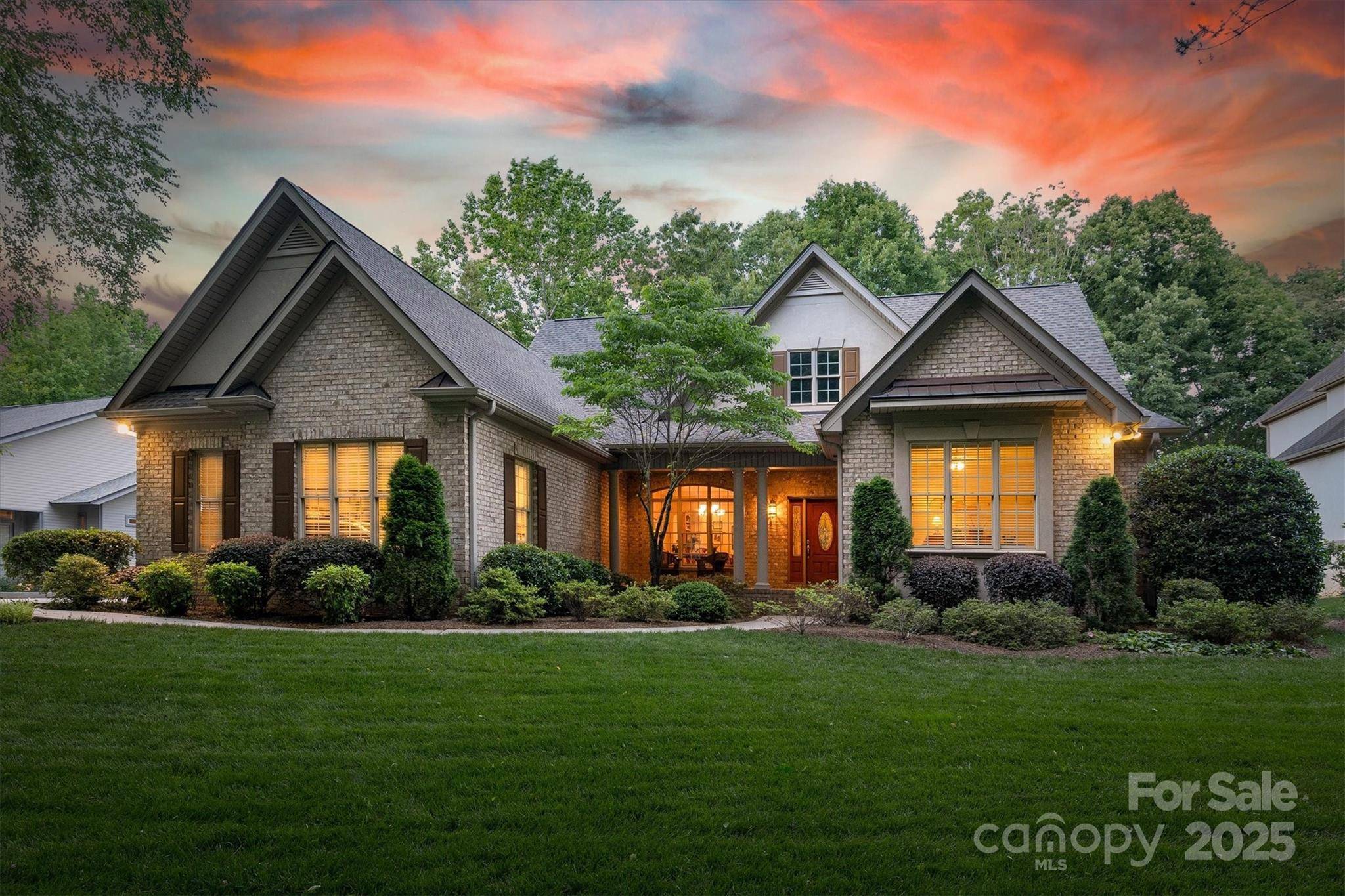 Sherrills Ford, NC 28673,9002 Fair Oak DR