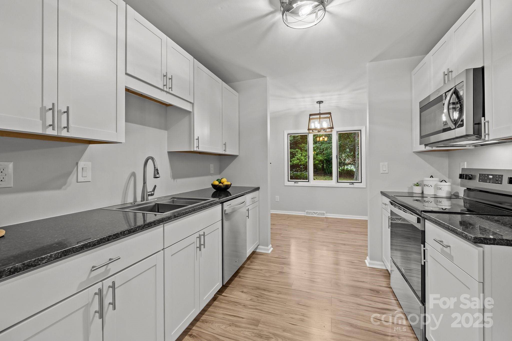 Matthews, NC 28105,13446 Idlefield LN