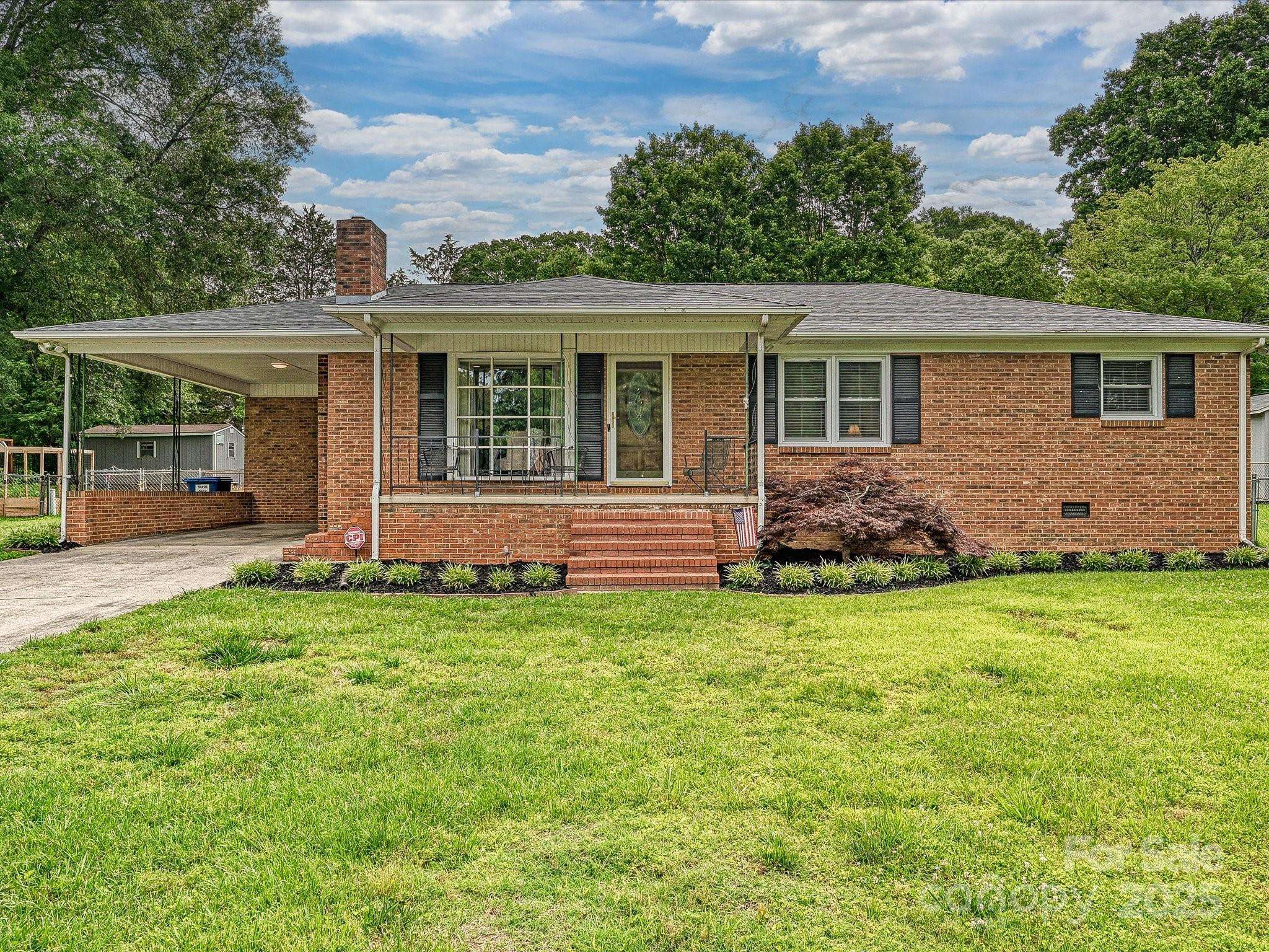 Stanley, NC 28164,407 S Buckoak ST