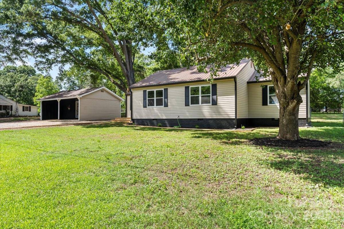 Lancaster, SC 29720,1055 Laurel AVE