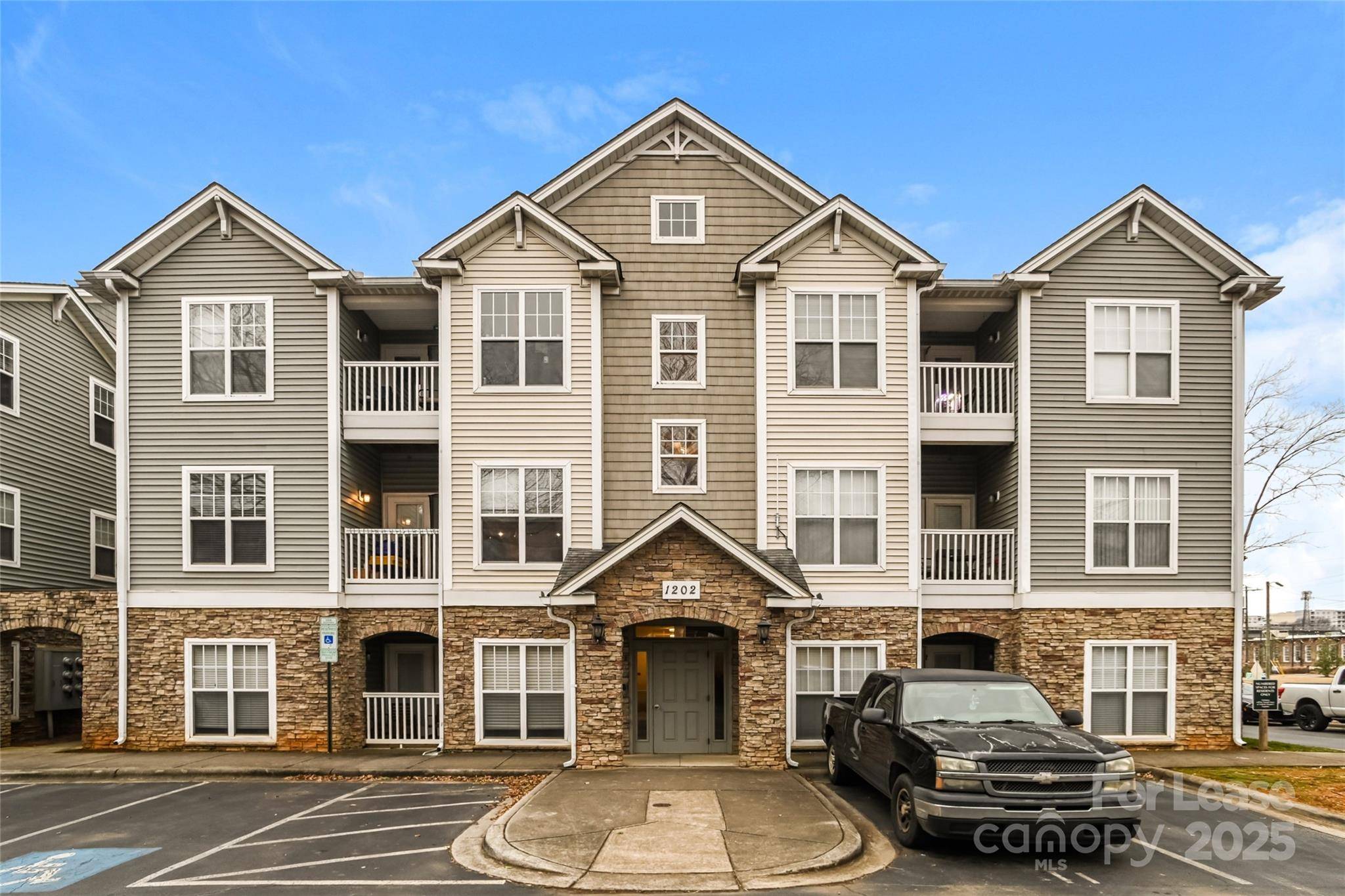 Charlotte, NC 28206,1212 Duncan Gardens DR