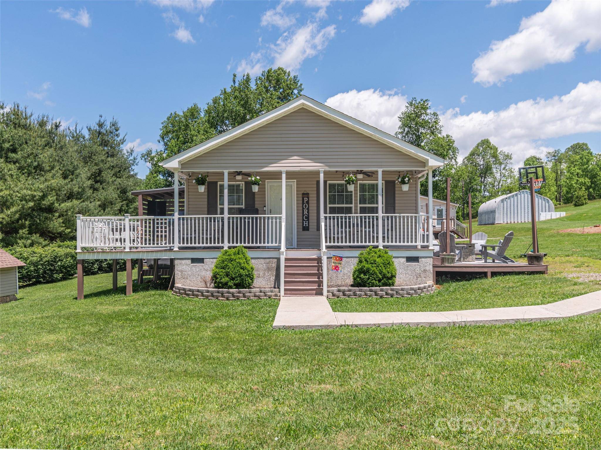 Candler, NC 28715,16 Sams Branch RD
