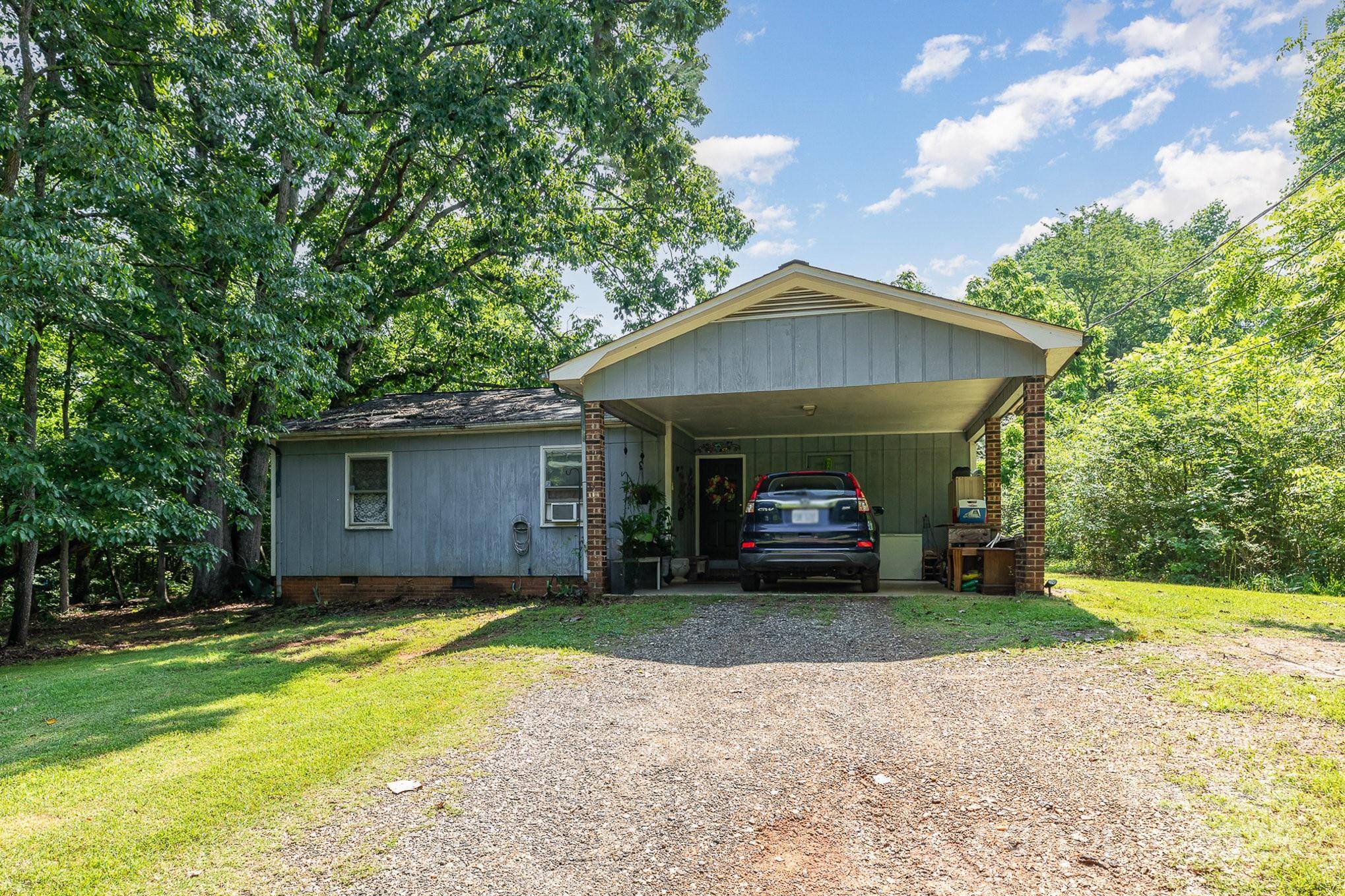 Statesville, NC 28677,142 Idlebrook RD