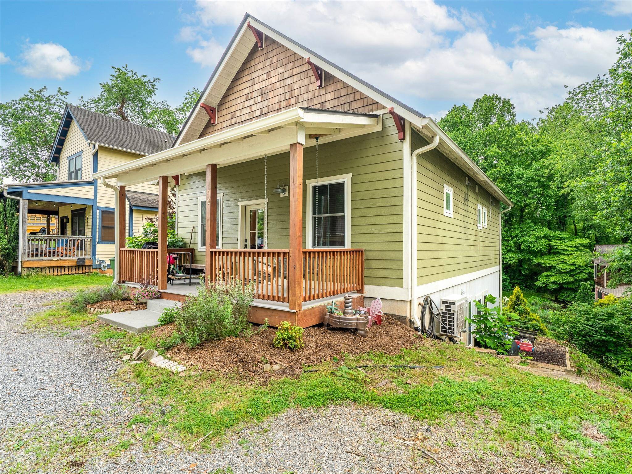 Asheville, NC 28806,9 Reynolds RD
