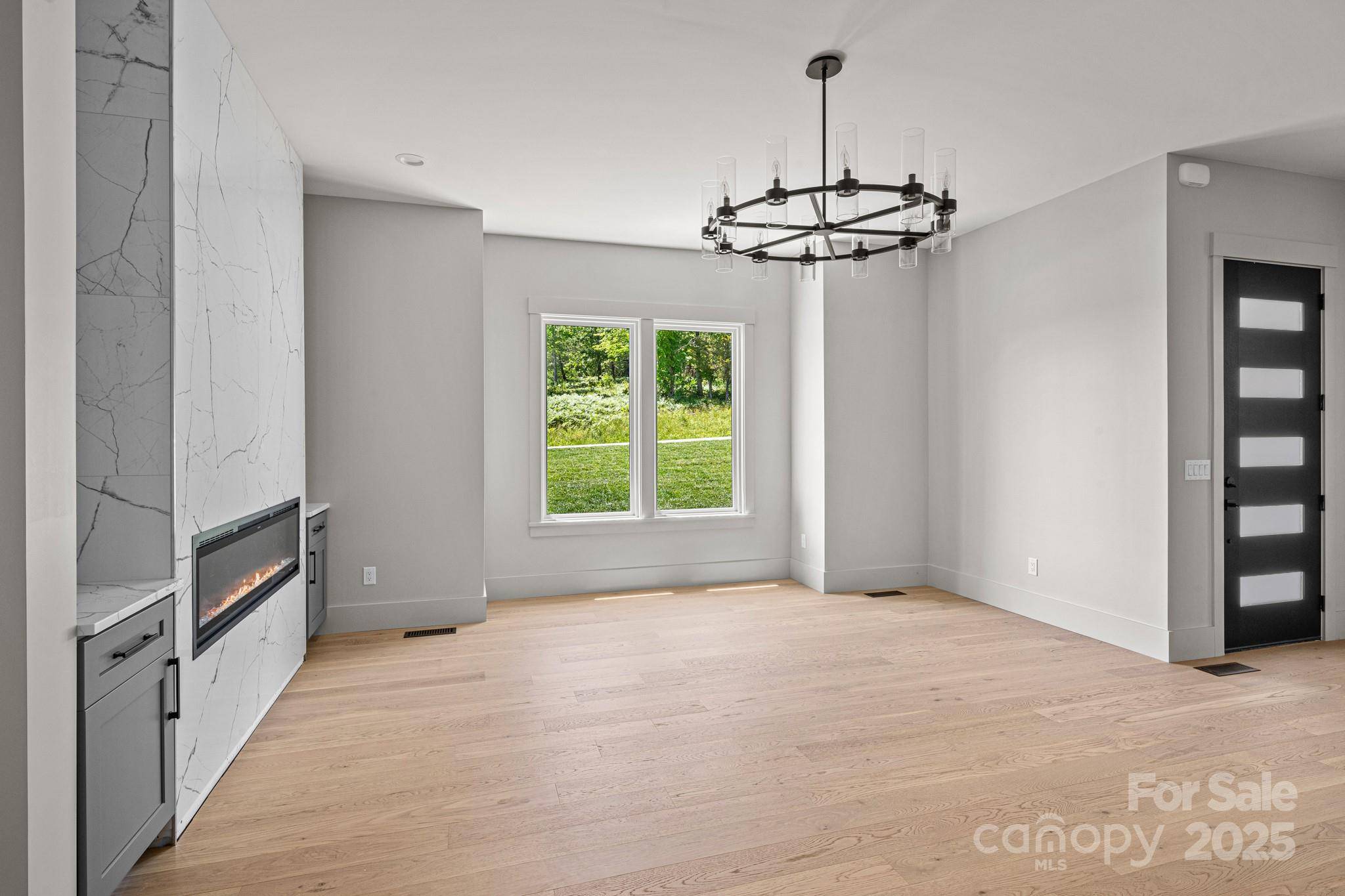 Hendersonville, NC 28739,611 Crystal Heights DR #18