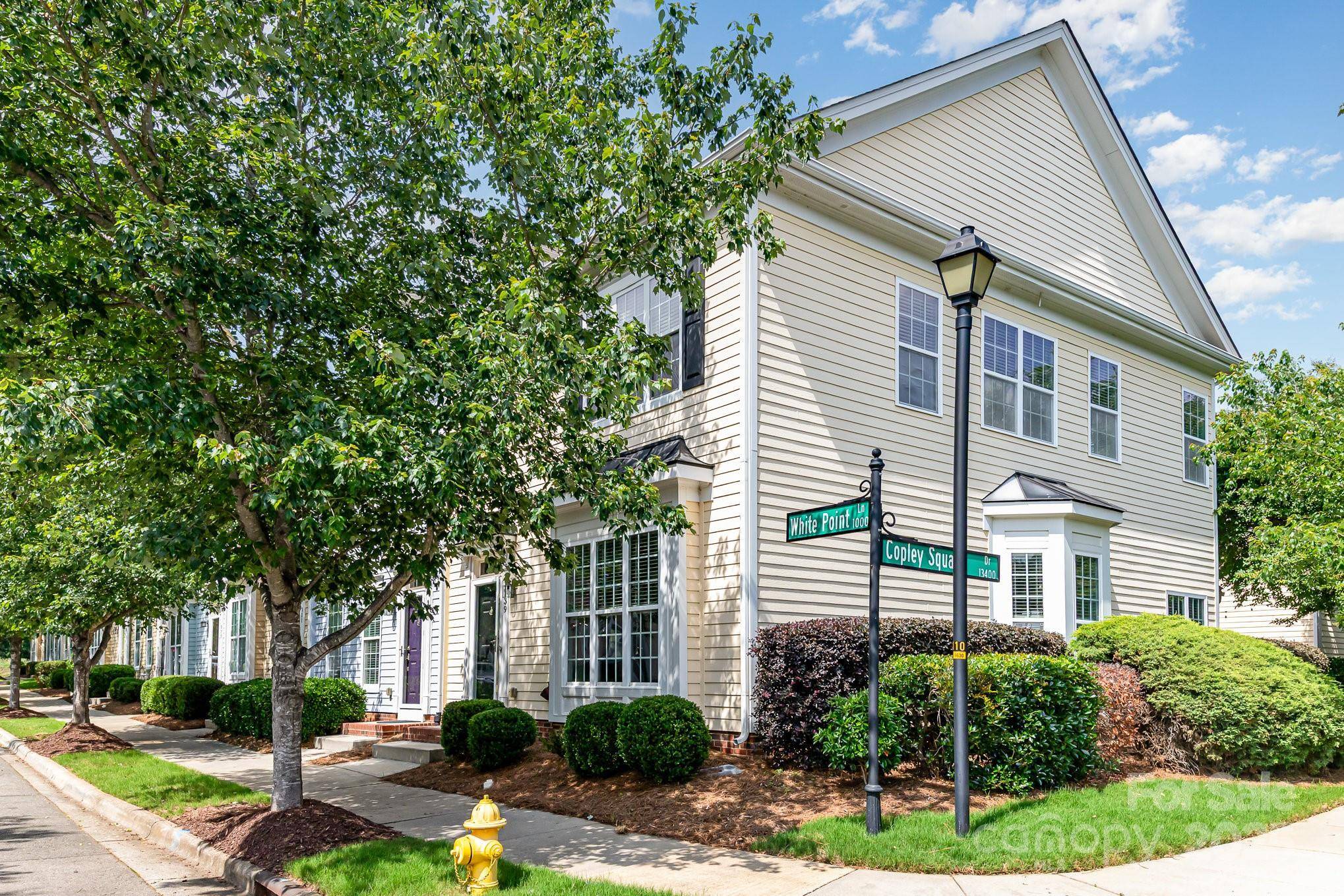 Huntersville, NC 28078,939 White Point DR