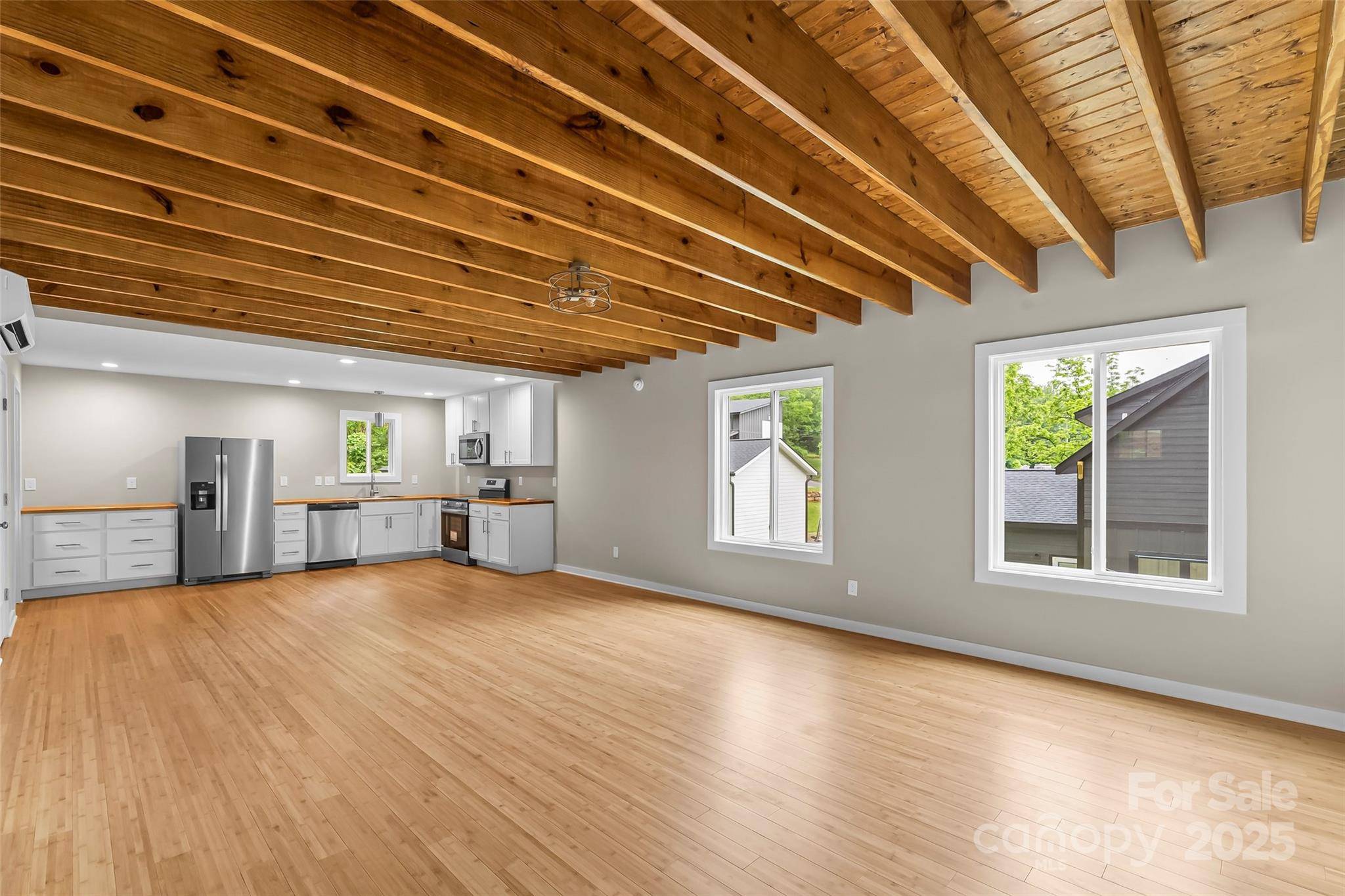 Asheville, NC 28806,94 Oakwood ST