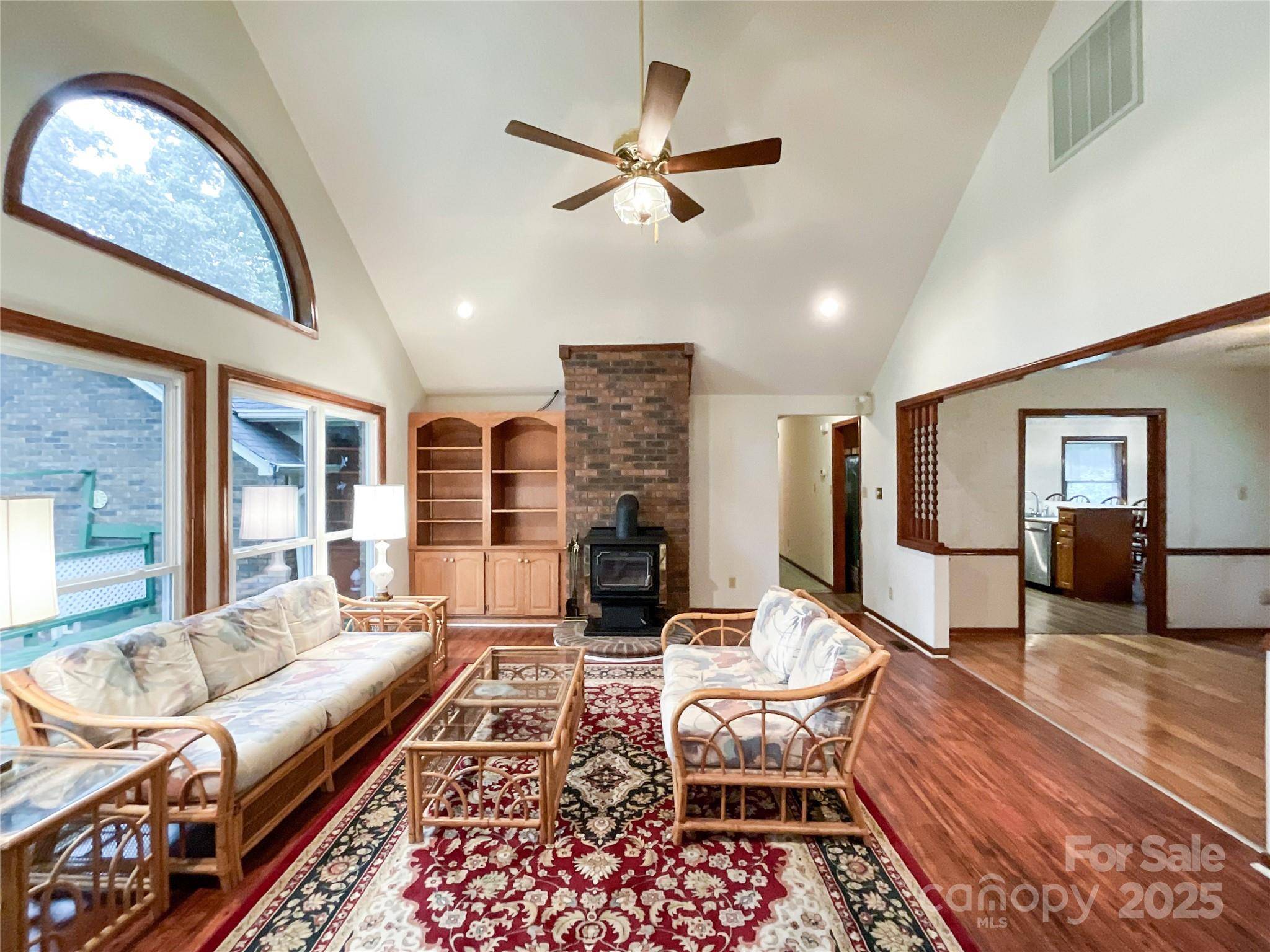 Lincolnton, NC 28092,965 Hunting AVE
