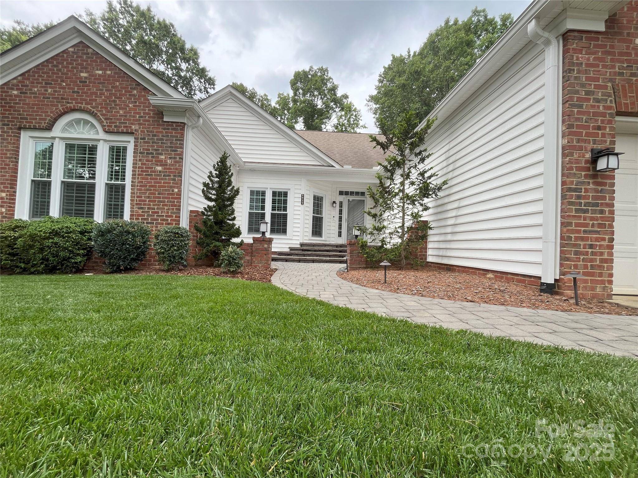 Charlotte, NC 28269,5929 Waterelm LN