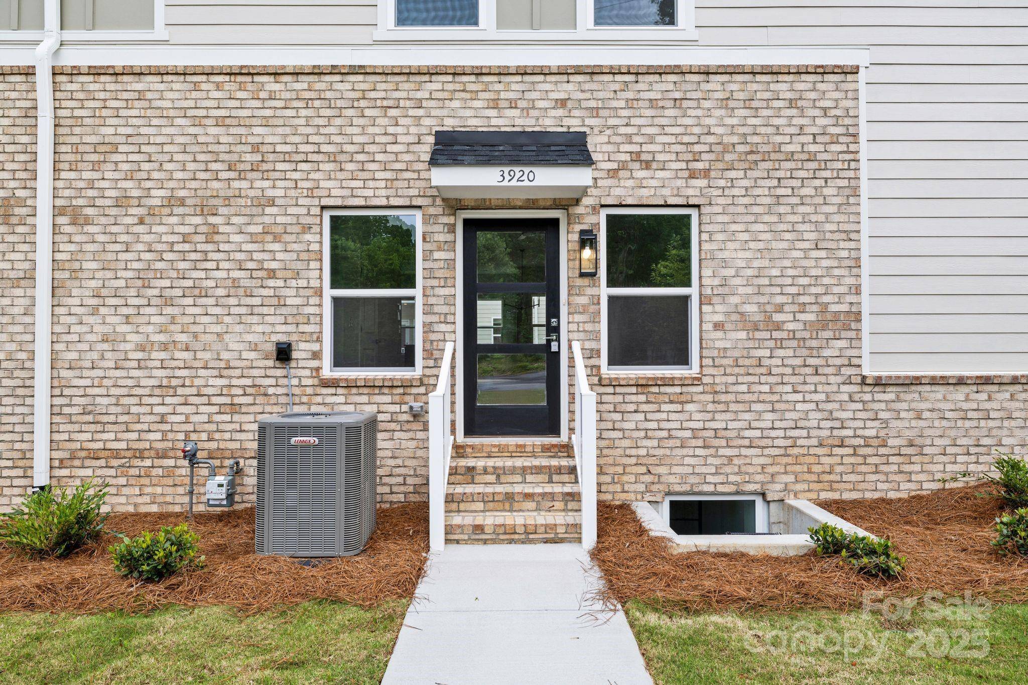 Charlotte, NC 28208,3920 Hager DR