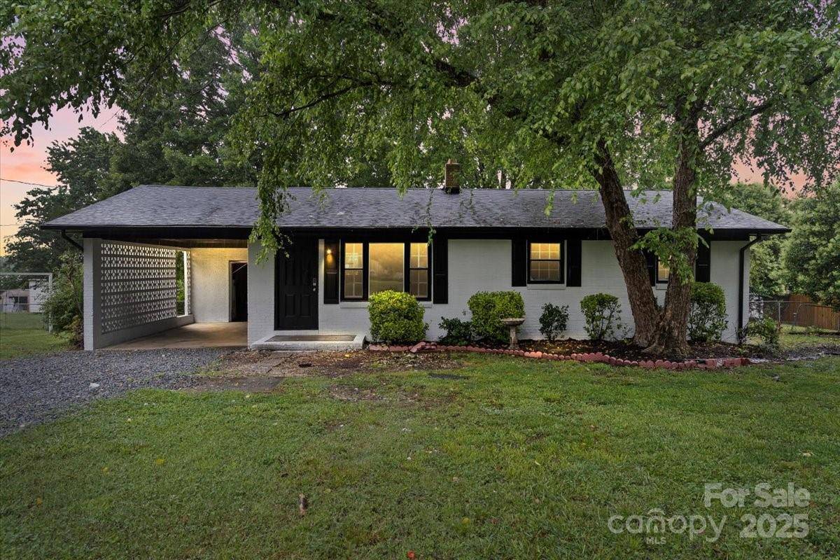 Gastonia, NC 28056,818 Stowe LN