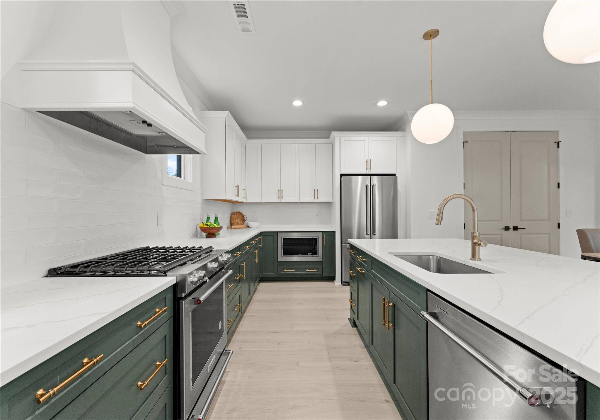 Charlotte, NC 28208,2033 Camp Greene ST