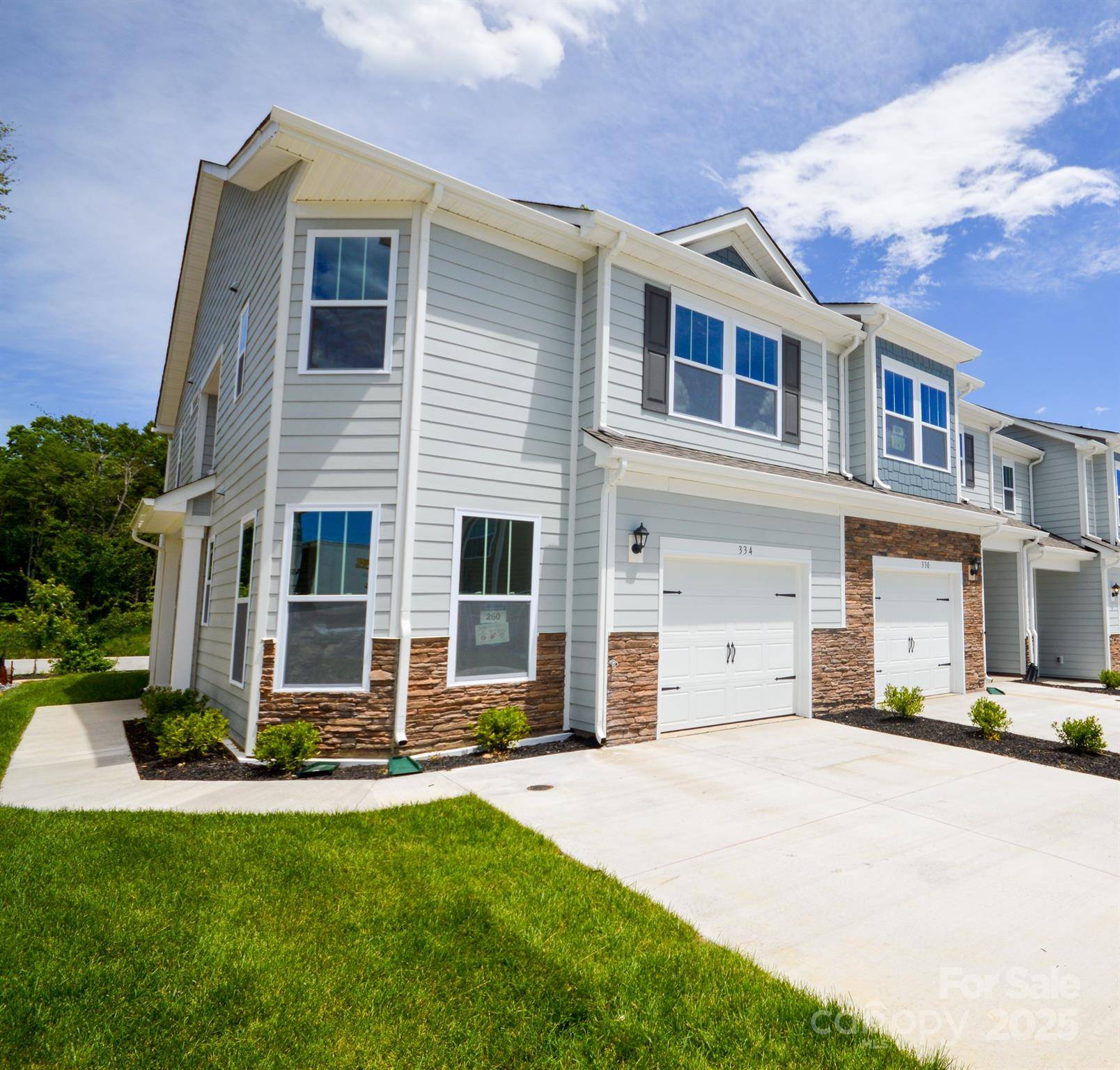 Hendersonville, NC 28792,334 Creekview RD
