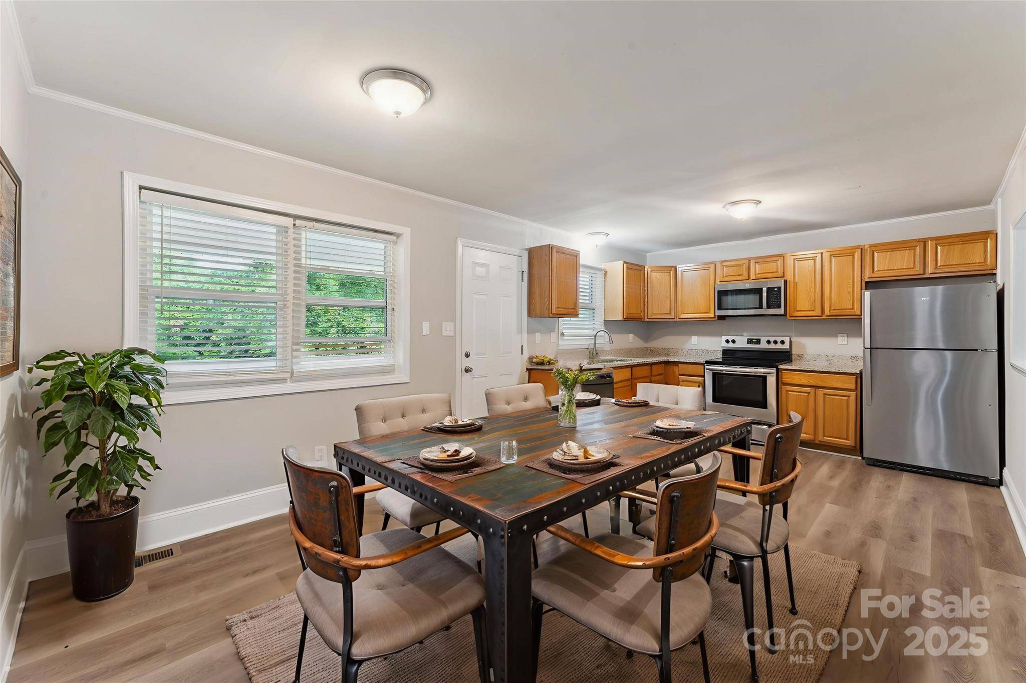 Charlotte, NC 28213,1631 Vancouver DR