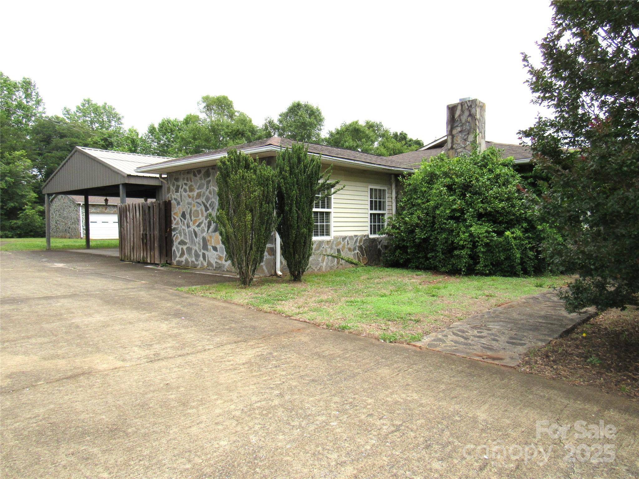 Mooresboro, NC 28114,3838 Cliffside RD