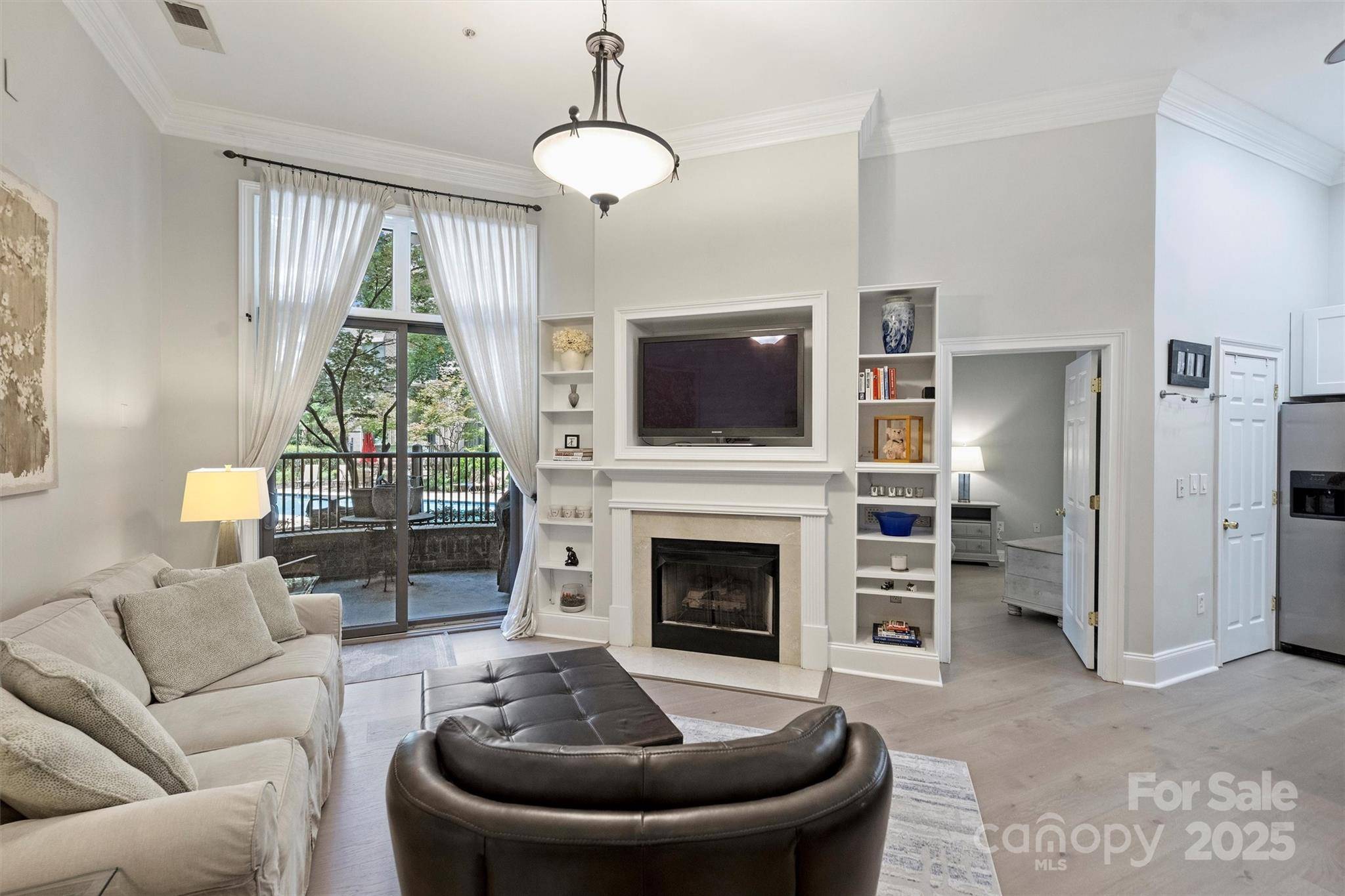 Charlotte, NC 28202,718 W Trade ST #105