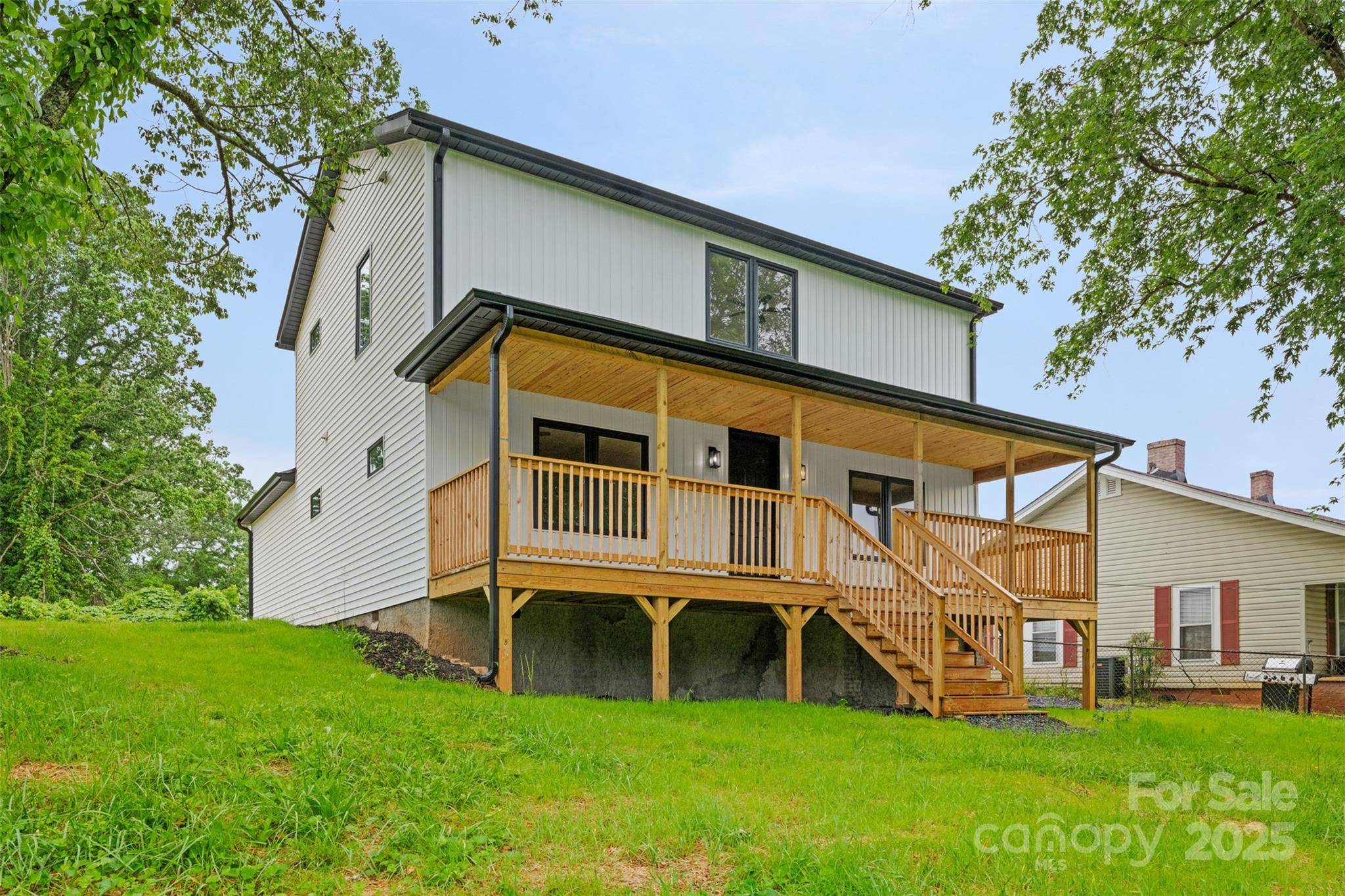 Marion, NC 28752,1076 W Henderson ST