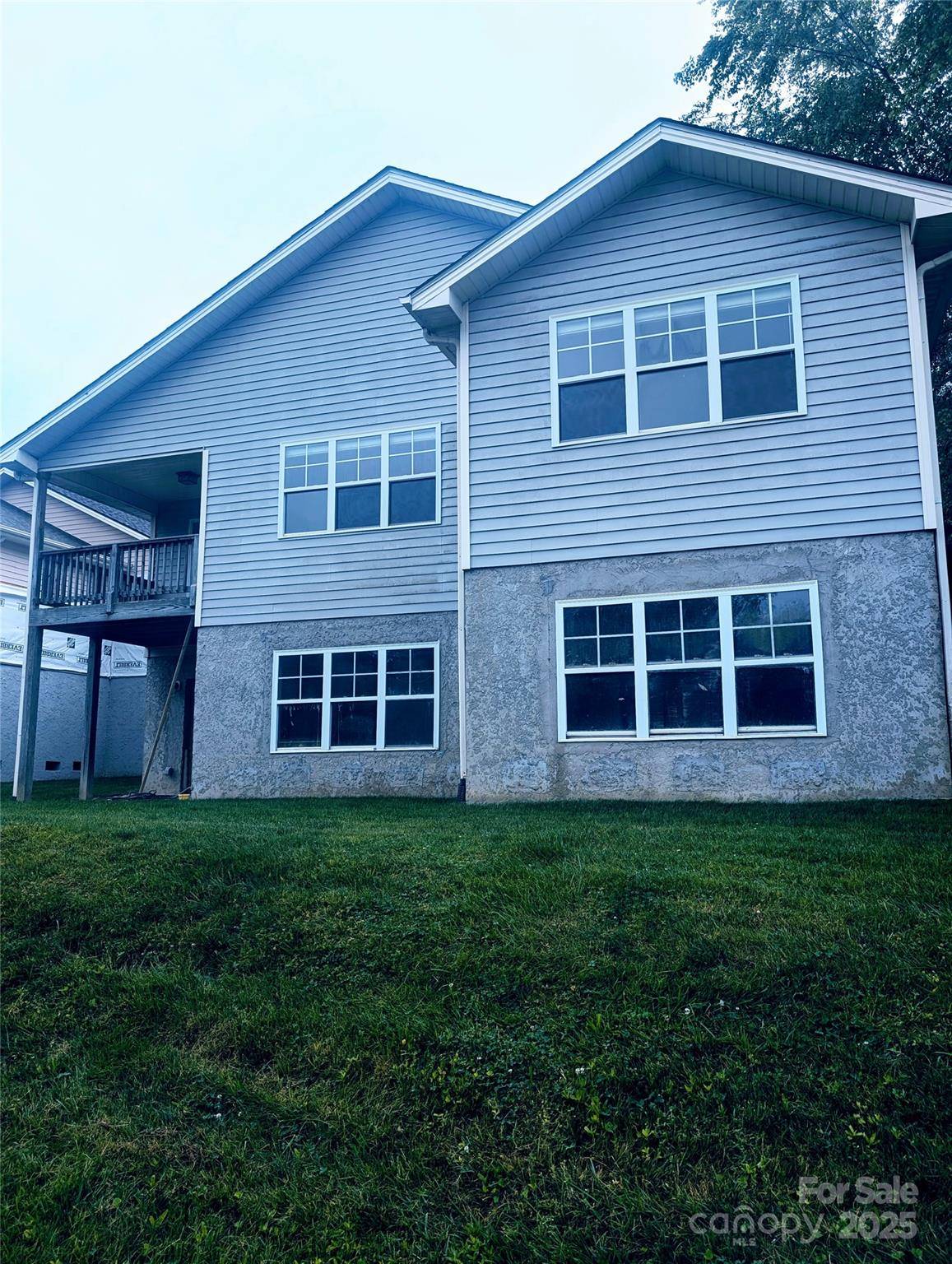 Hendersonville, NC 28792,158 Clear Creekside DR