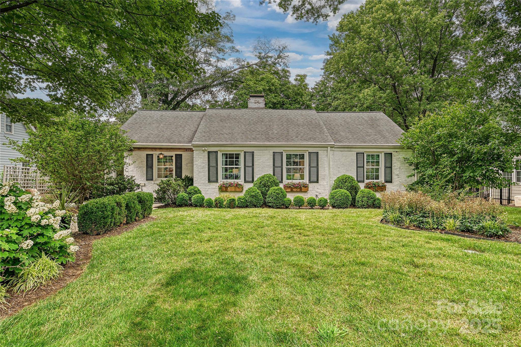 Charlotte, NC 28209,829 Sedgefield RD