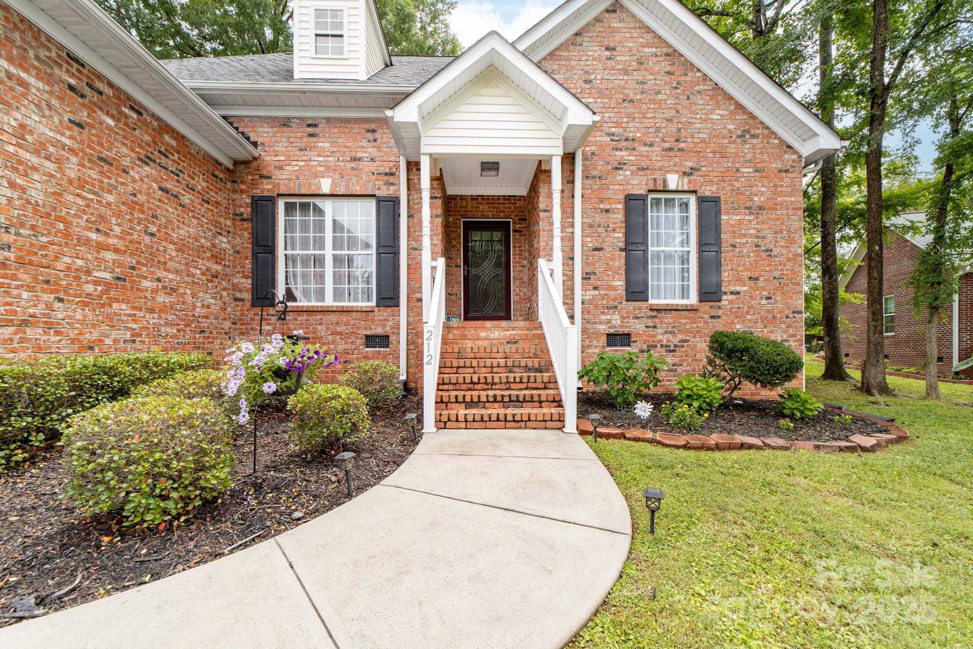 York, SC 29745,212 Victoria CIR
