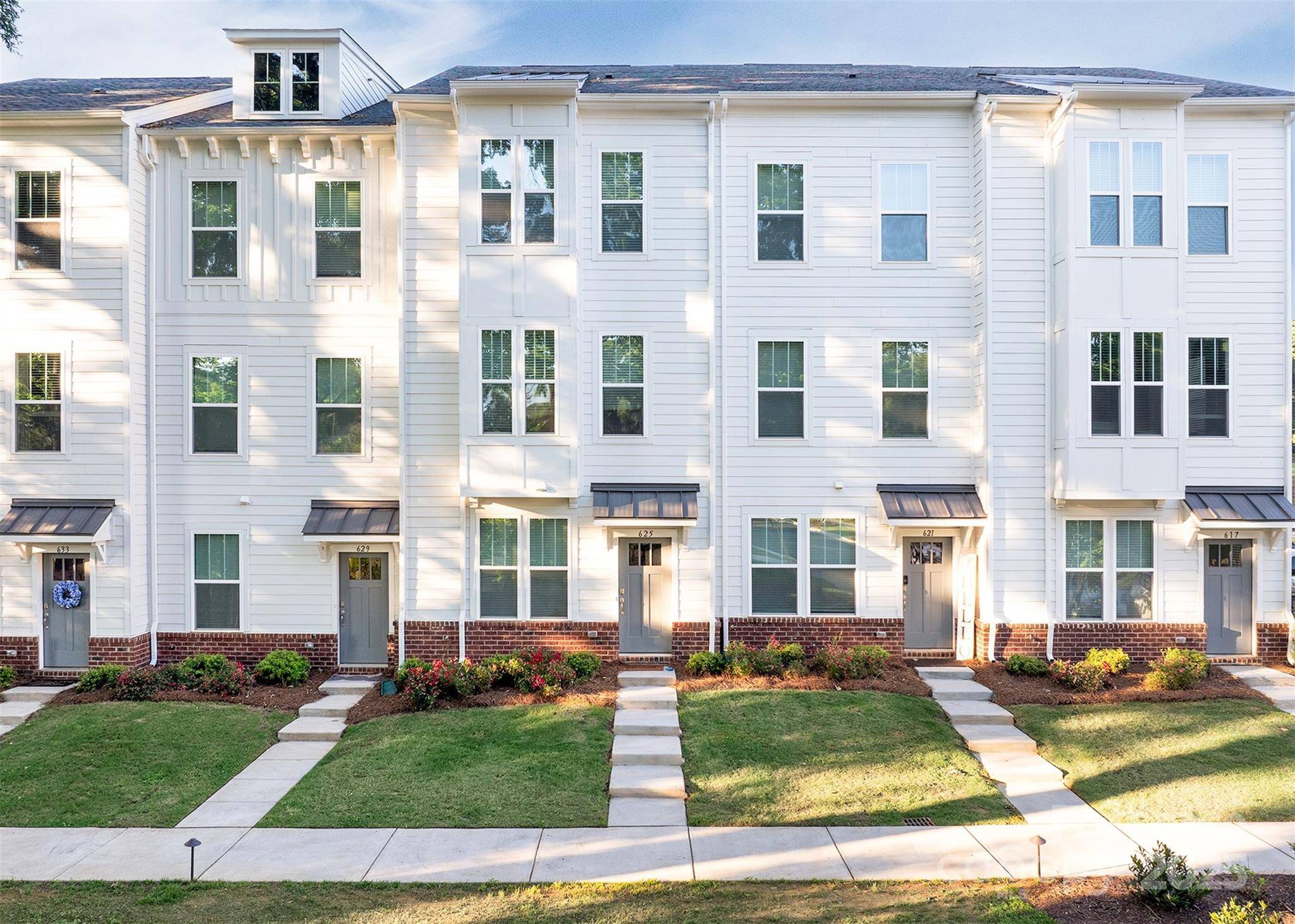 Charlotte, NC 28216,528 Ethridge PL