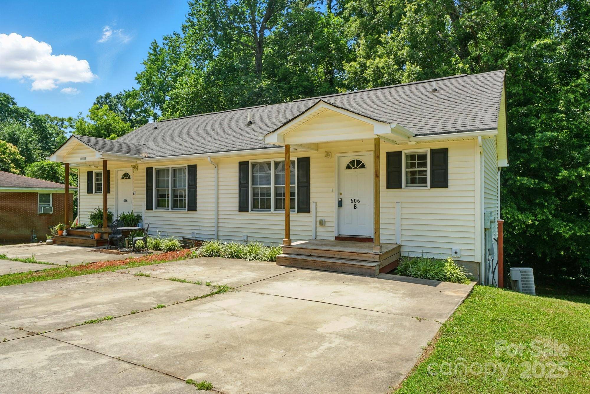 Belmont, NC 28012,606 North ST