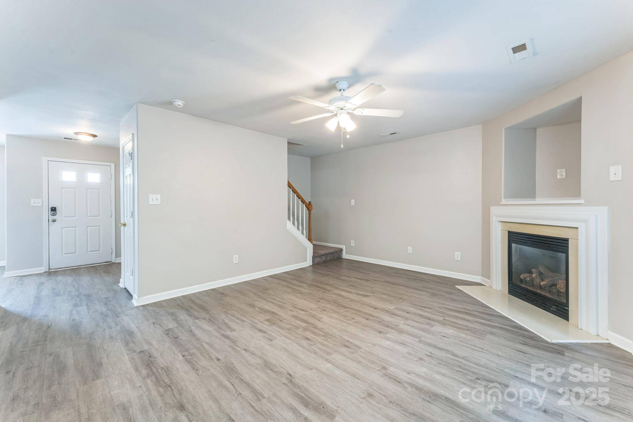 Charlotte, NC 28215,13413 Golden Apple CT