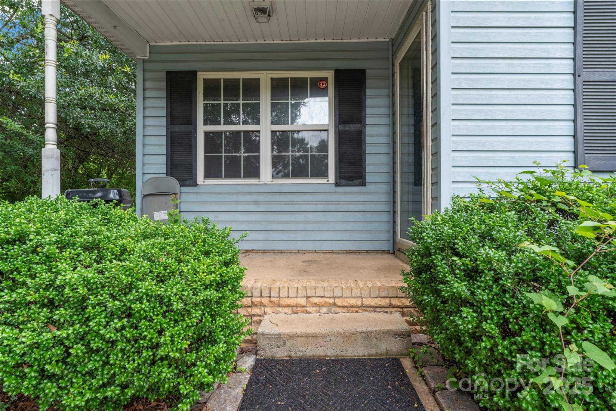 Charlotte, NC 28216,301 Honeywood AVE