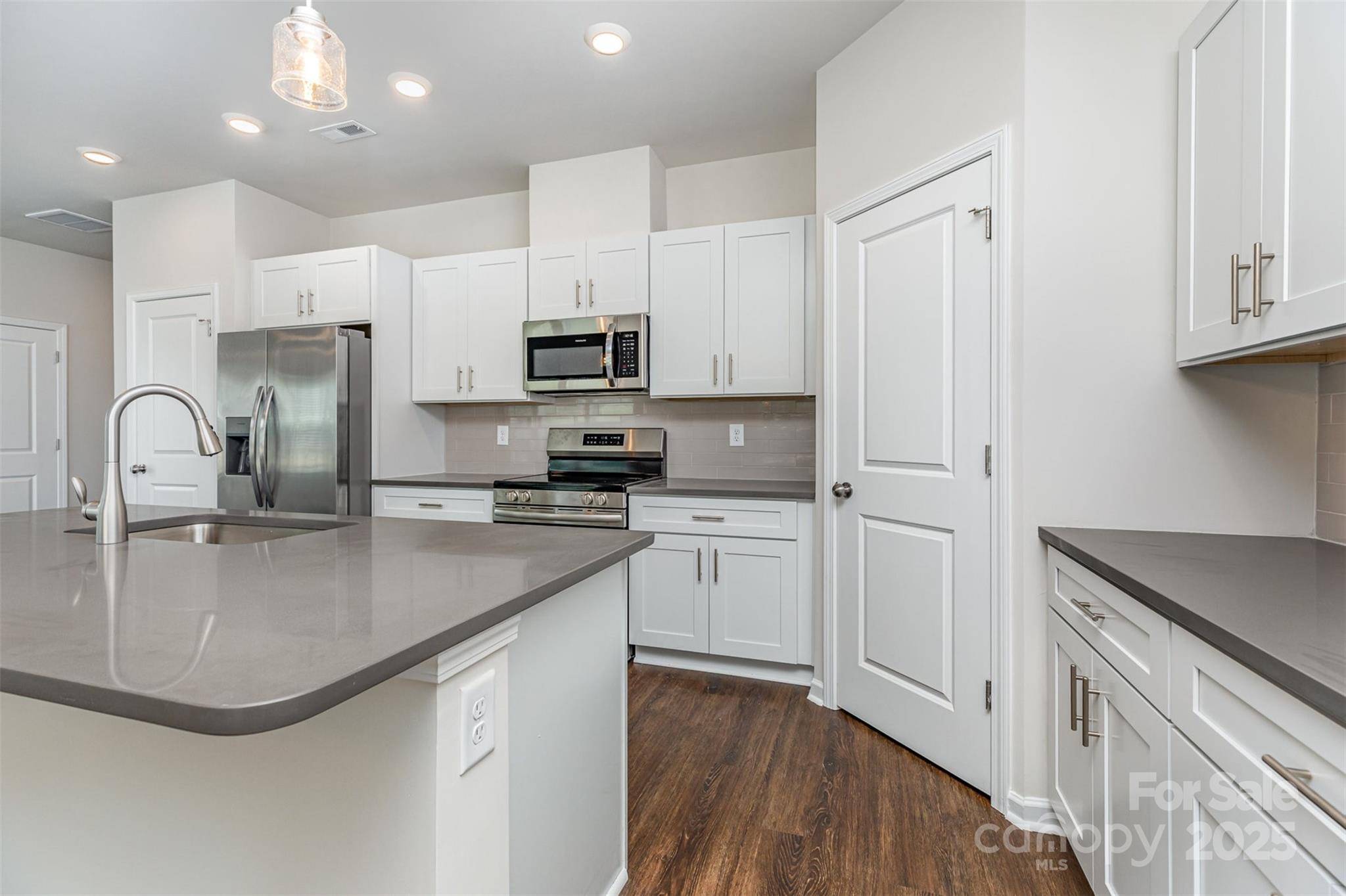 Charlotte, NC 28214,2047 Sadler Woods LN