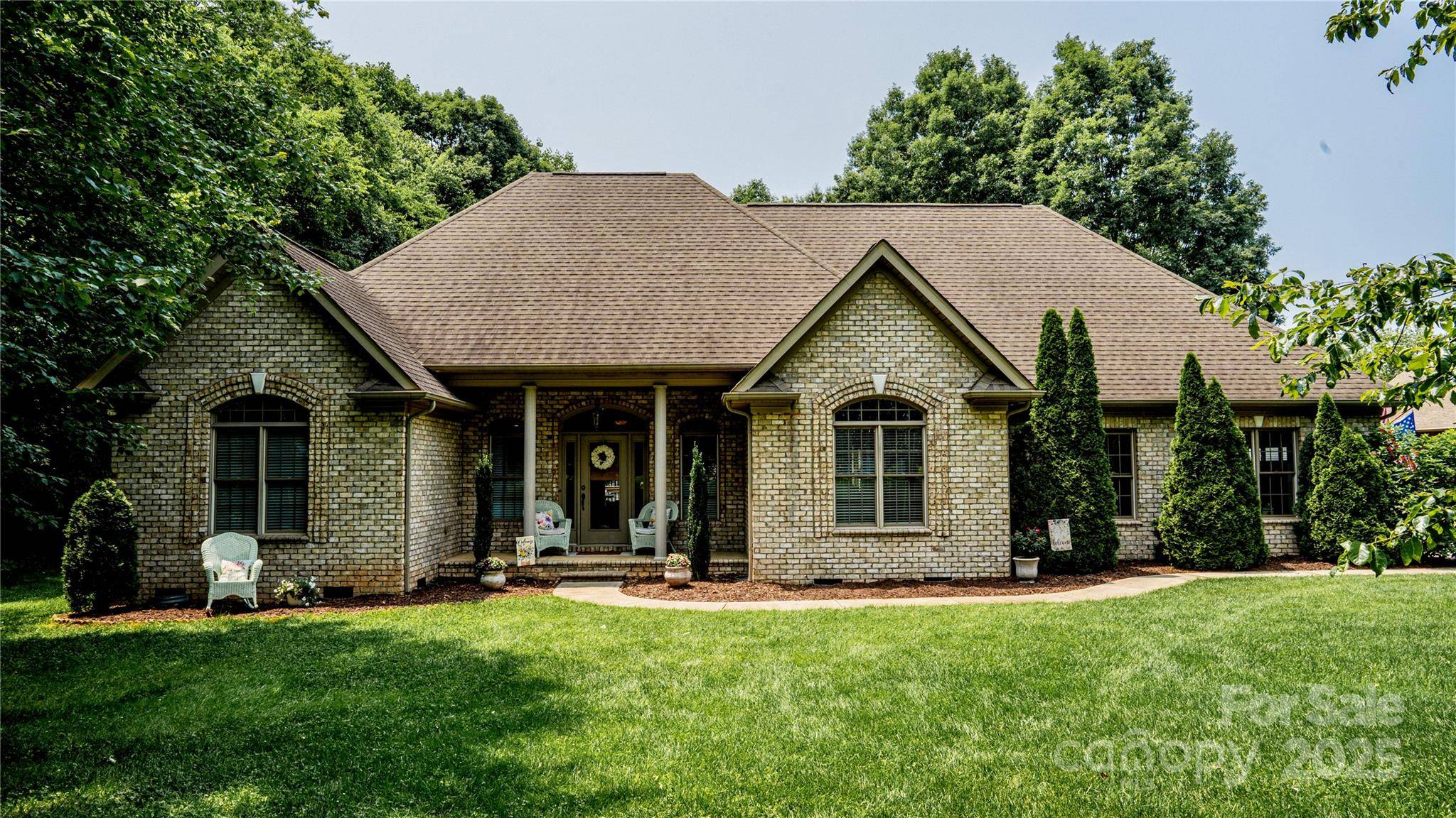 Hickory, NC 28601,3273 16th ST NE