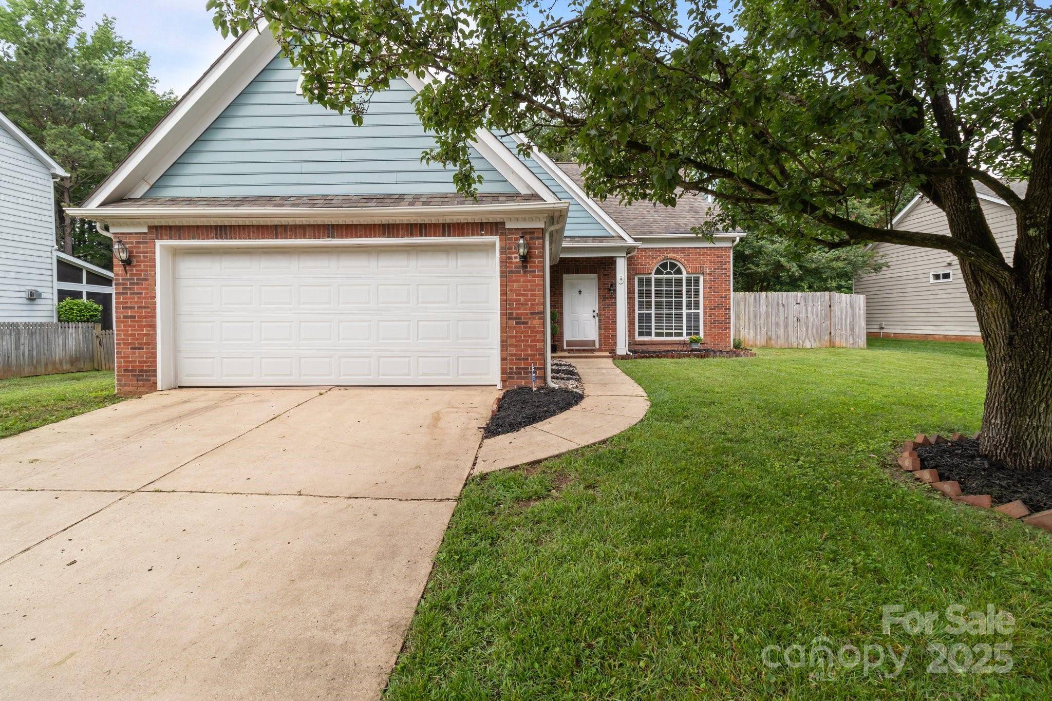 Charlotte, NC 28216,8906 Pickering Grove LN