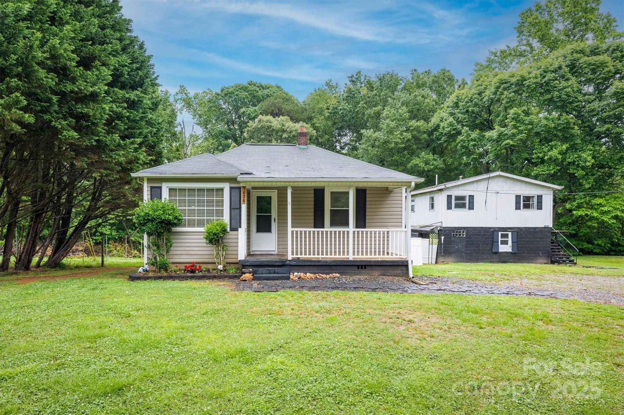 Hickory, NC 28601,1036 20th ST NE