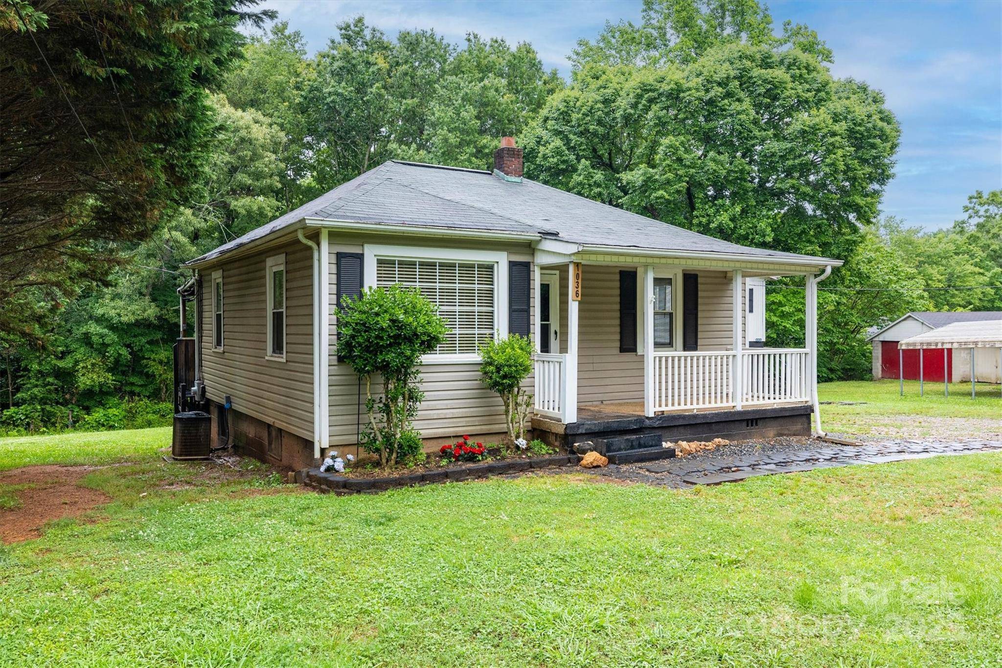Hickory, NC 28601,1036 20th ST NE