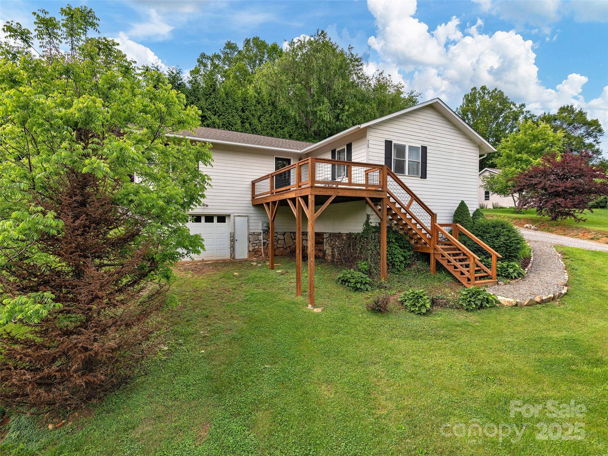 Waynesville, NC 28786,71 Midnight LN