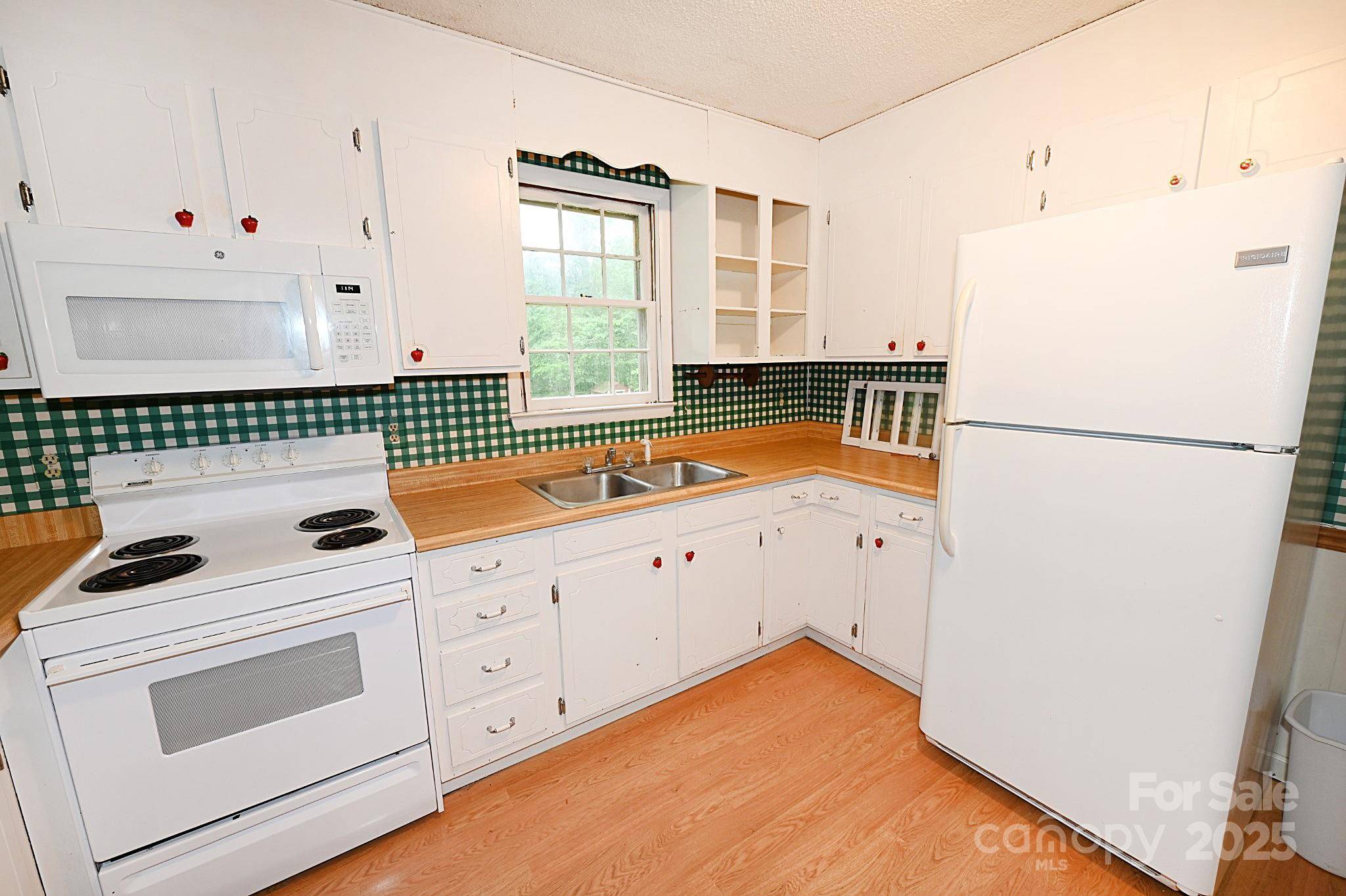 Newton, NC 28658,2625 Glenn ST