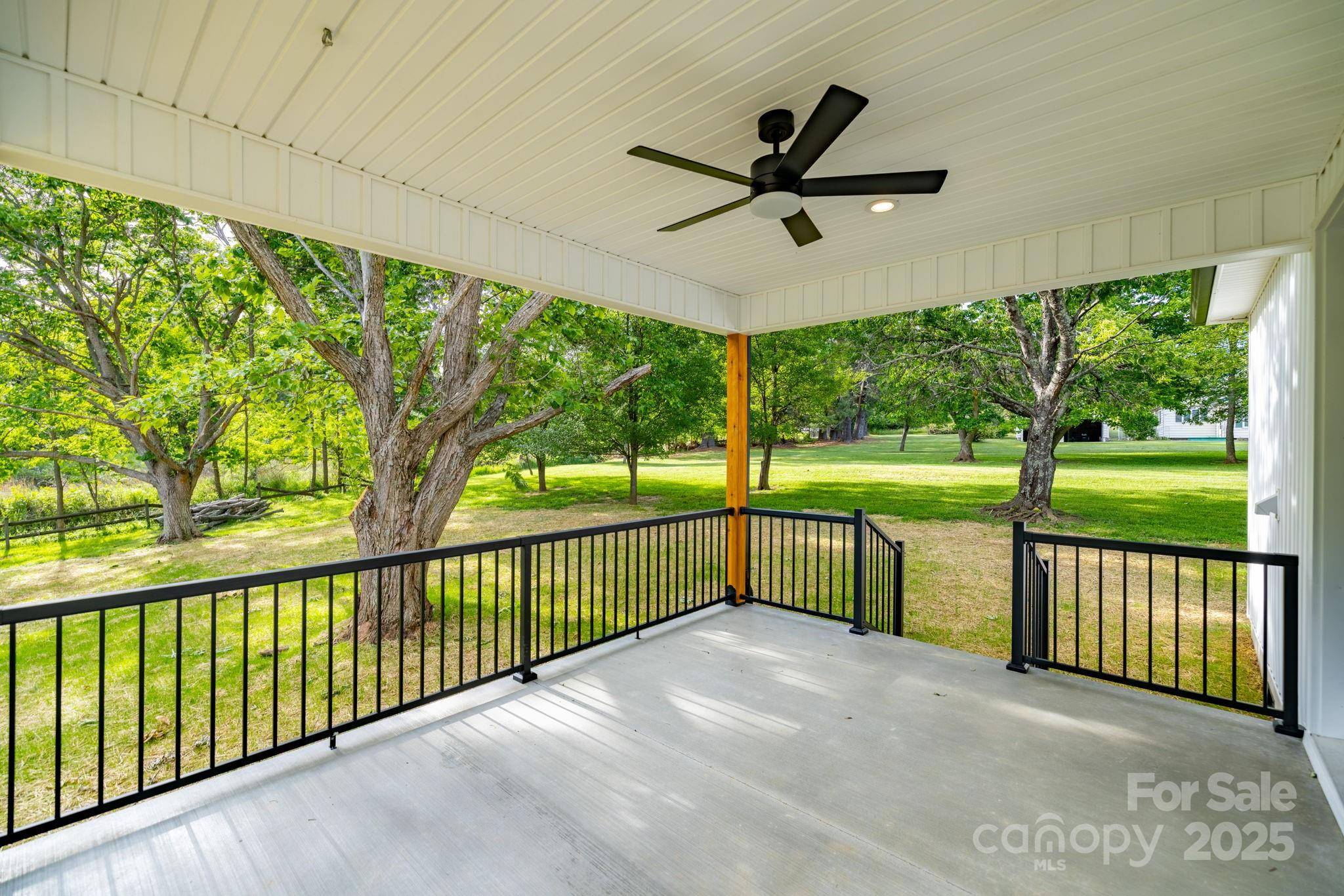 Sparta, NC 28675,219 Grayson ST