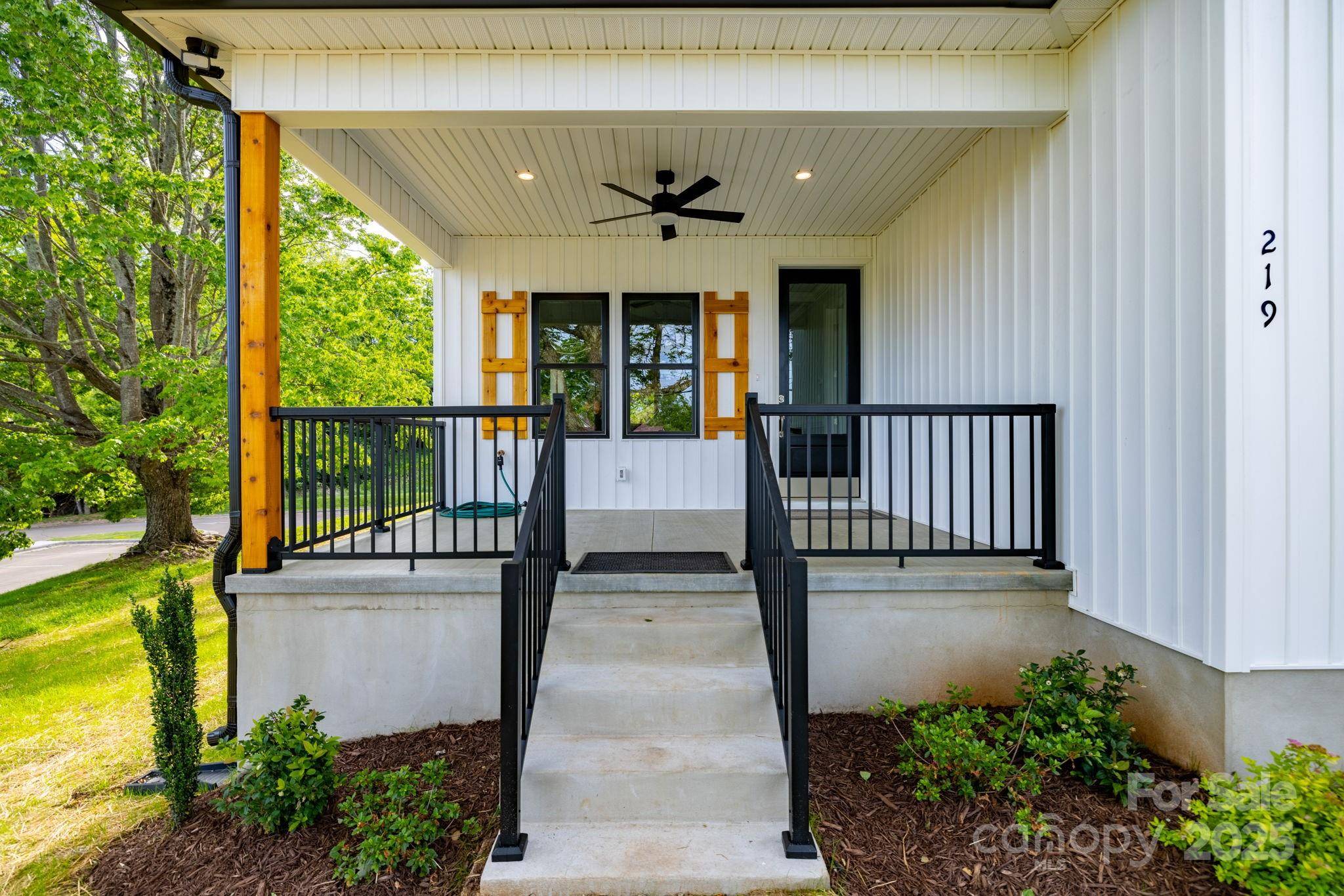 Sparta, NC 28675,219 Grayson ST