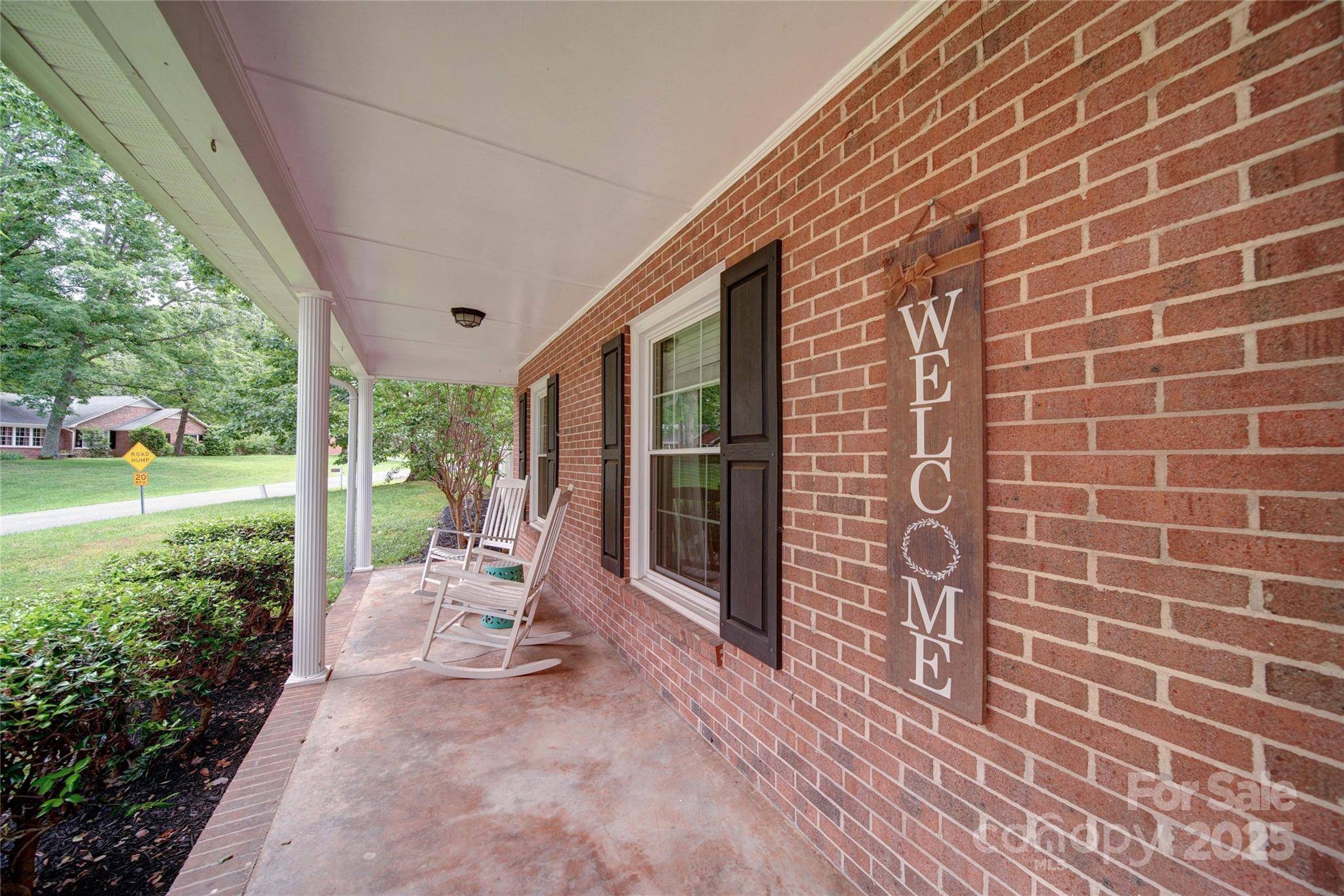 Gastonia, NC 28056,734 Forestbrook DR